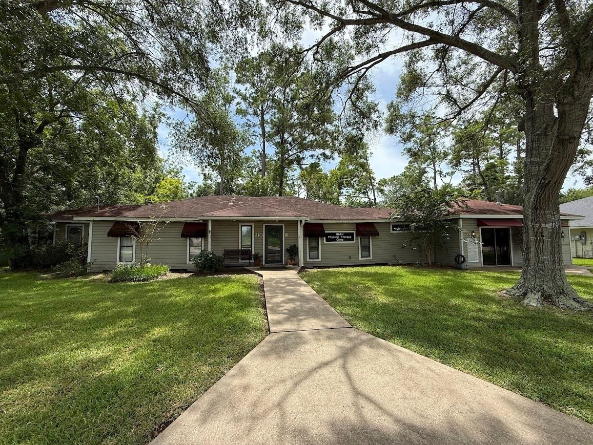 210 Medic Ln, Alvin, TX 77511