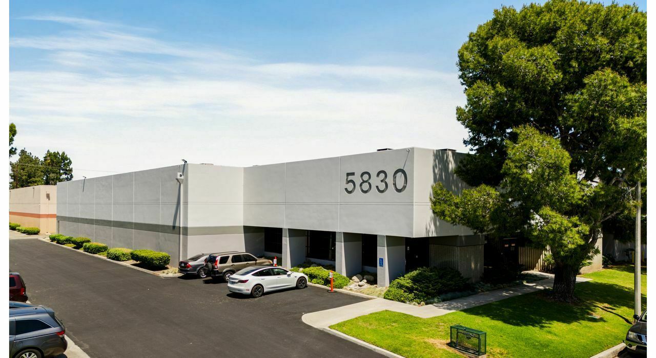 5830 Triangle Dr, Commerce, CA 90040