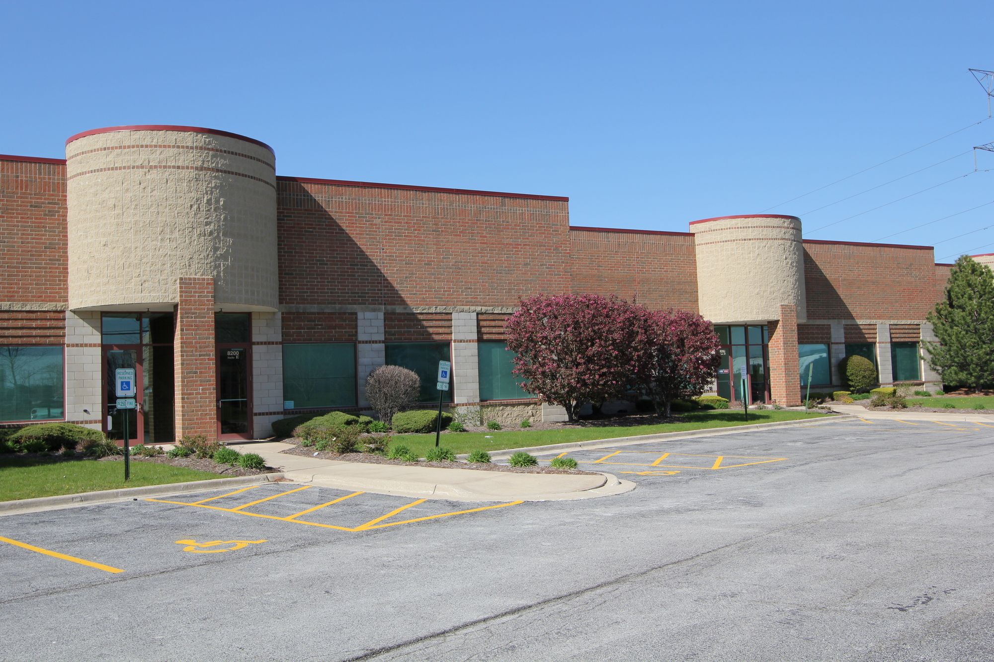8201 W 183Rd St, Tinley Park, IL 60477