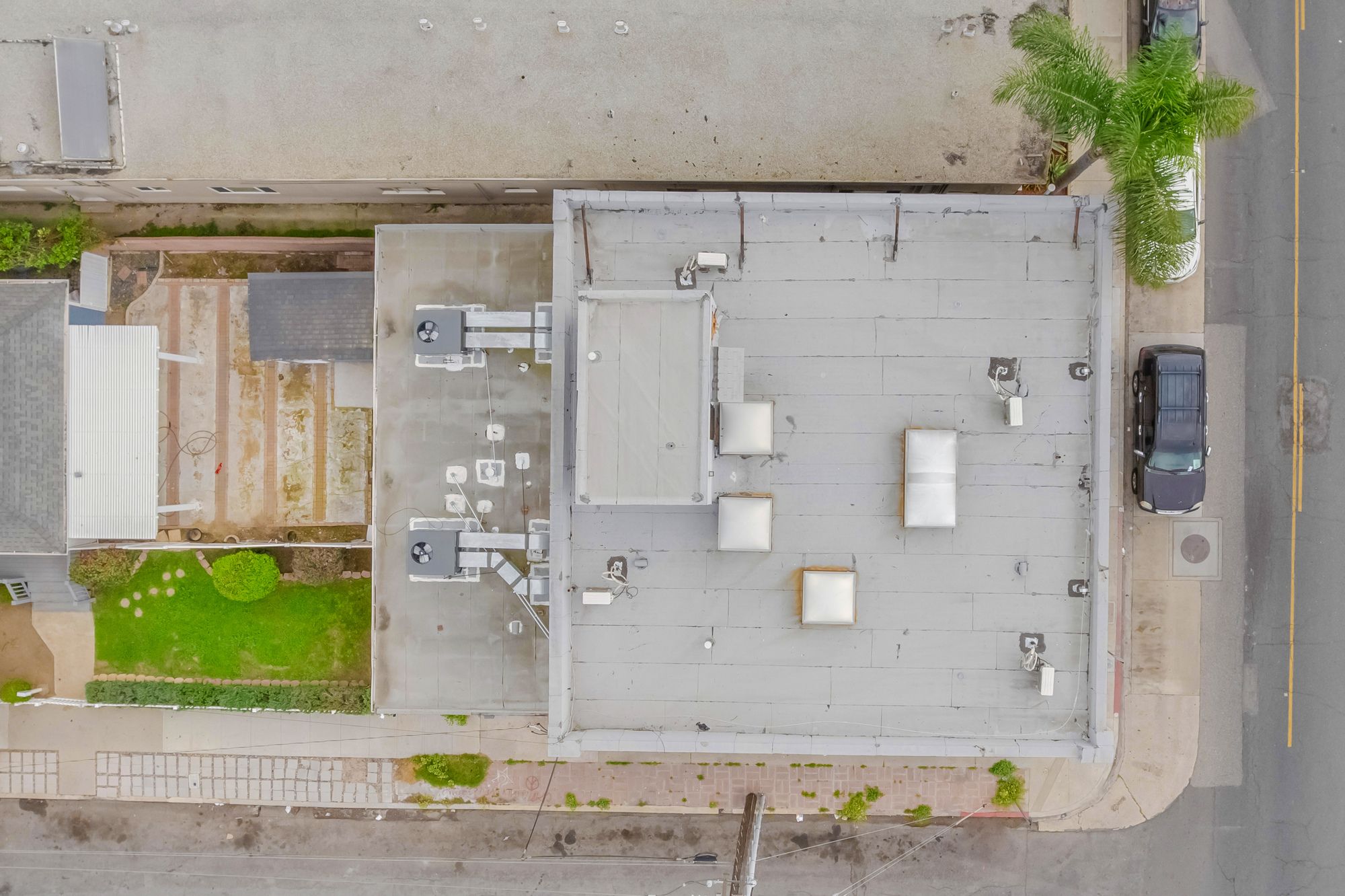 1427 E 4th St thumbnail 47