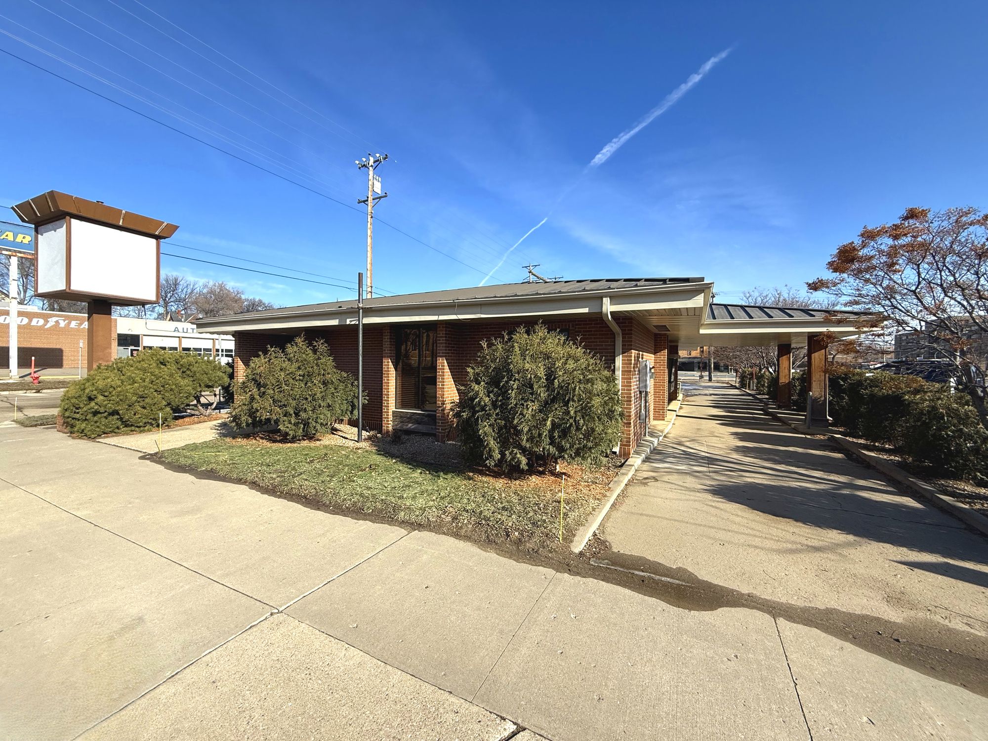 421 N 4Th St, Bismarck, ND 58501