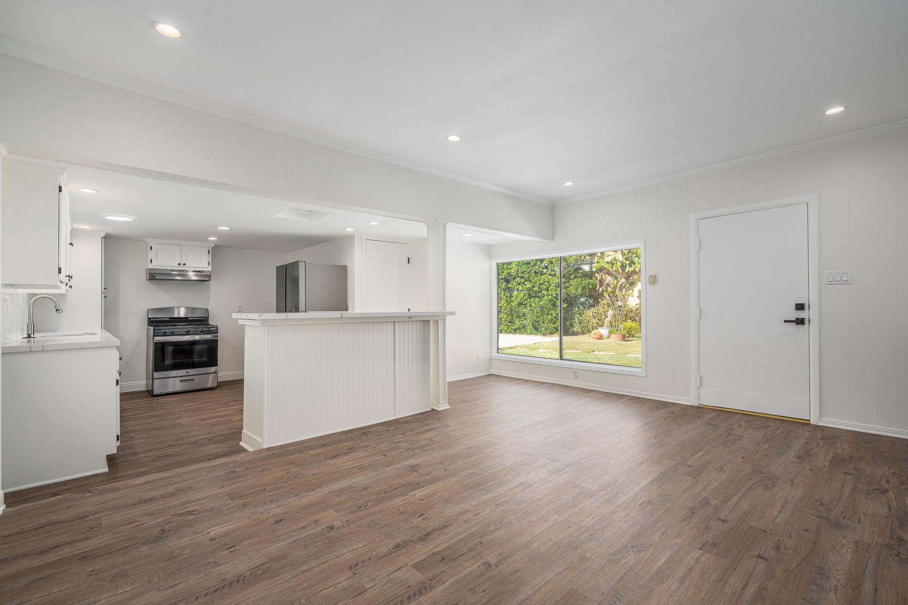 1228 S Dunsmuir Ave thumbnail 32