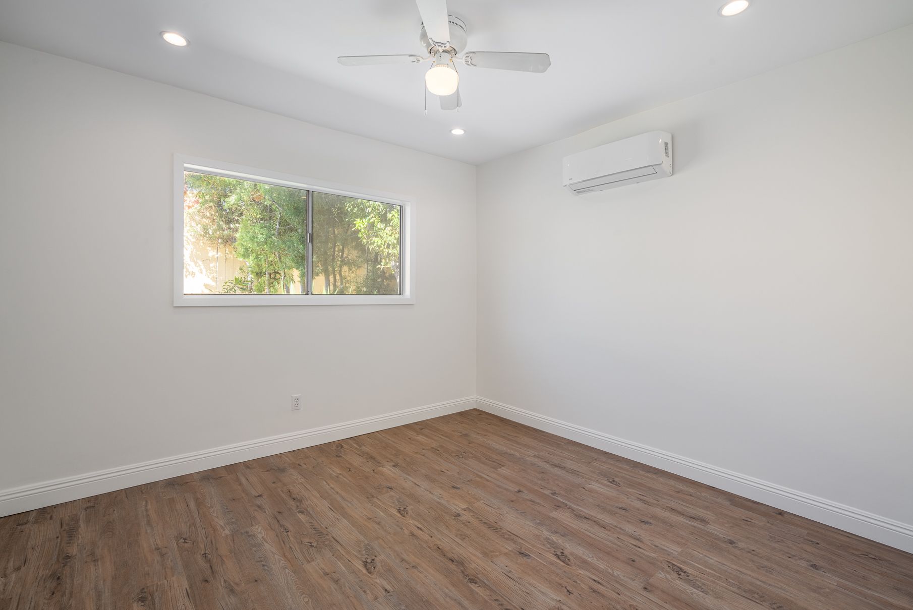 1228 S Dunsmuir Ave thumbnail 37