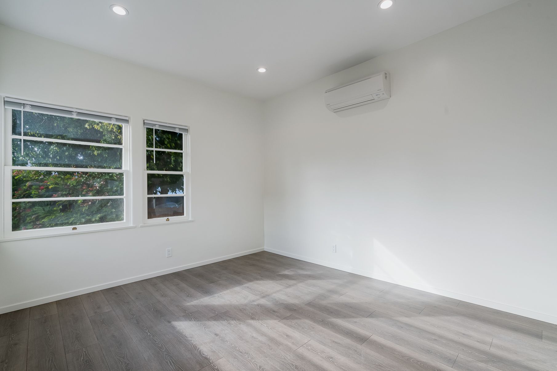 1228 S Dunsmuir Ave thumbnail 40