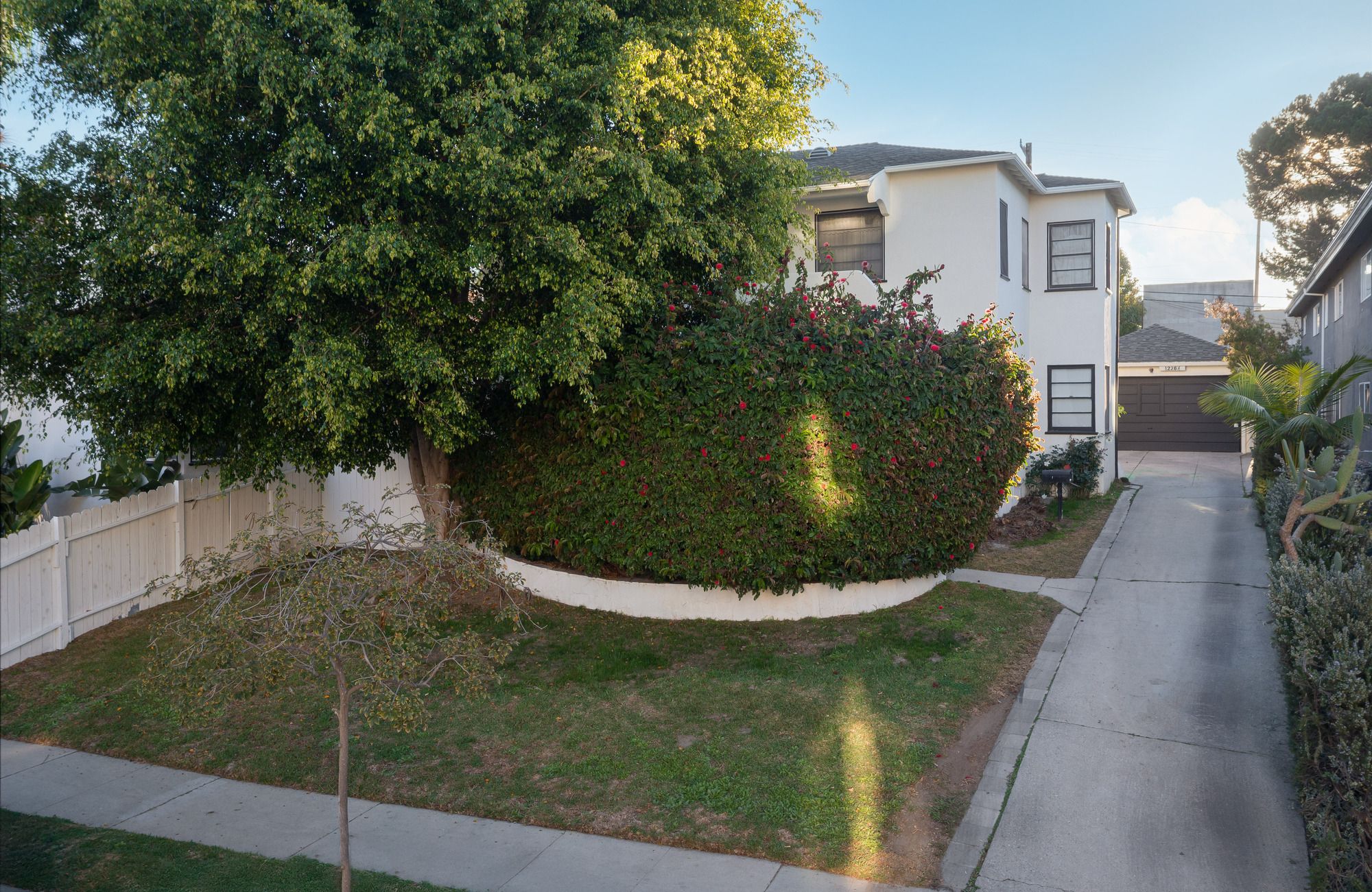 1228 S Dunsmuir Ave thumbnail 44