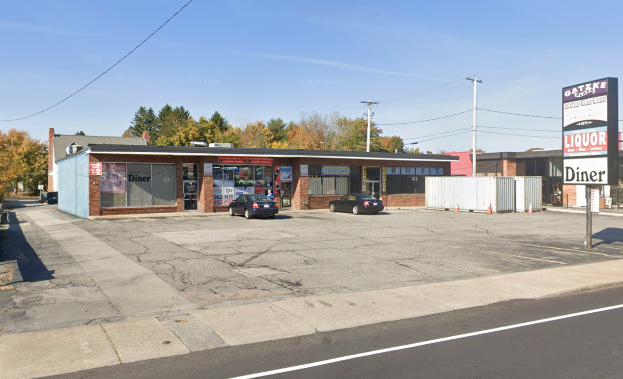 121 E Main St, Webster, MA 01570