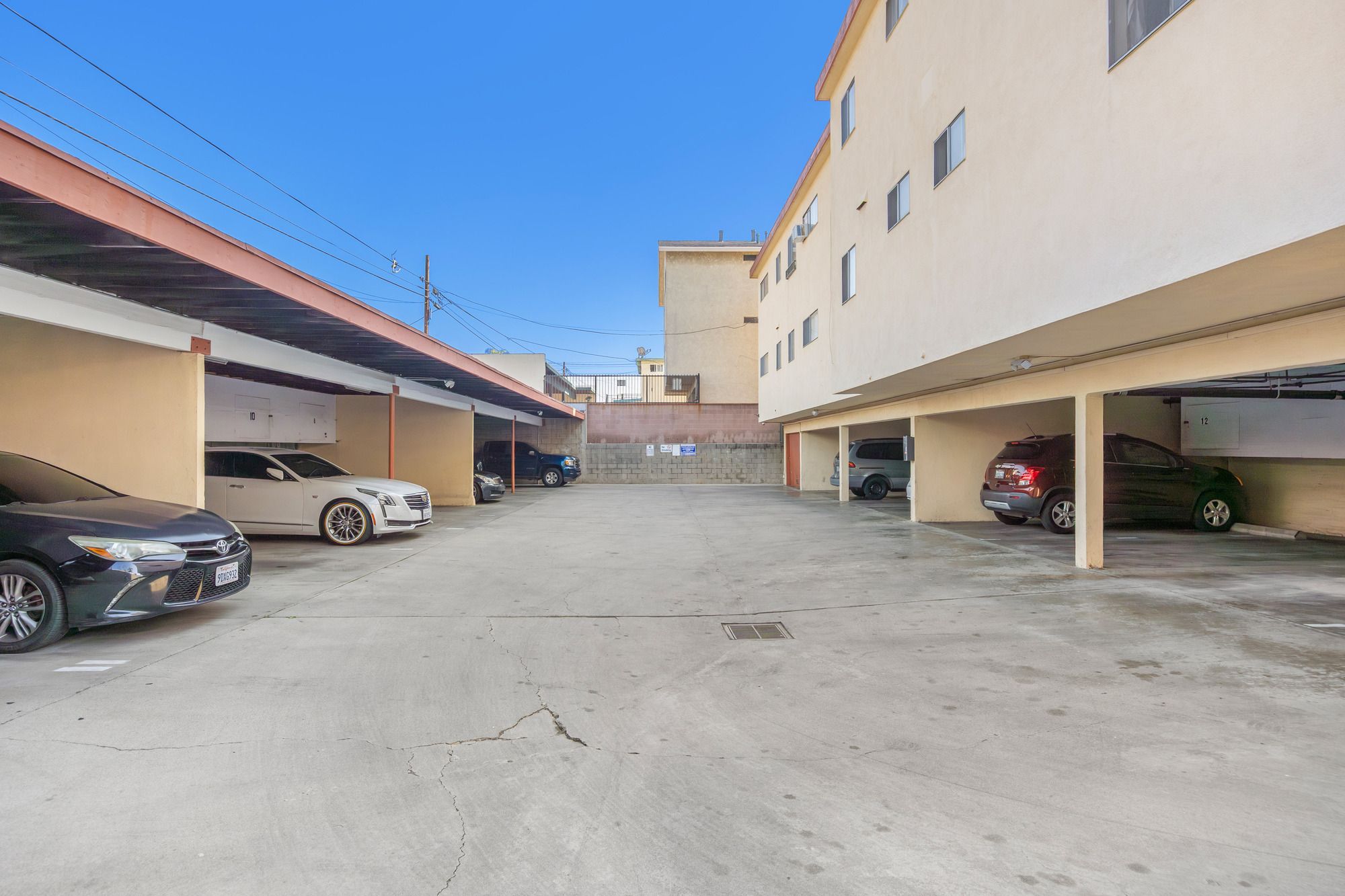 The Crest Apartments thumbnail 25