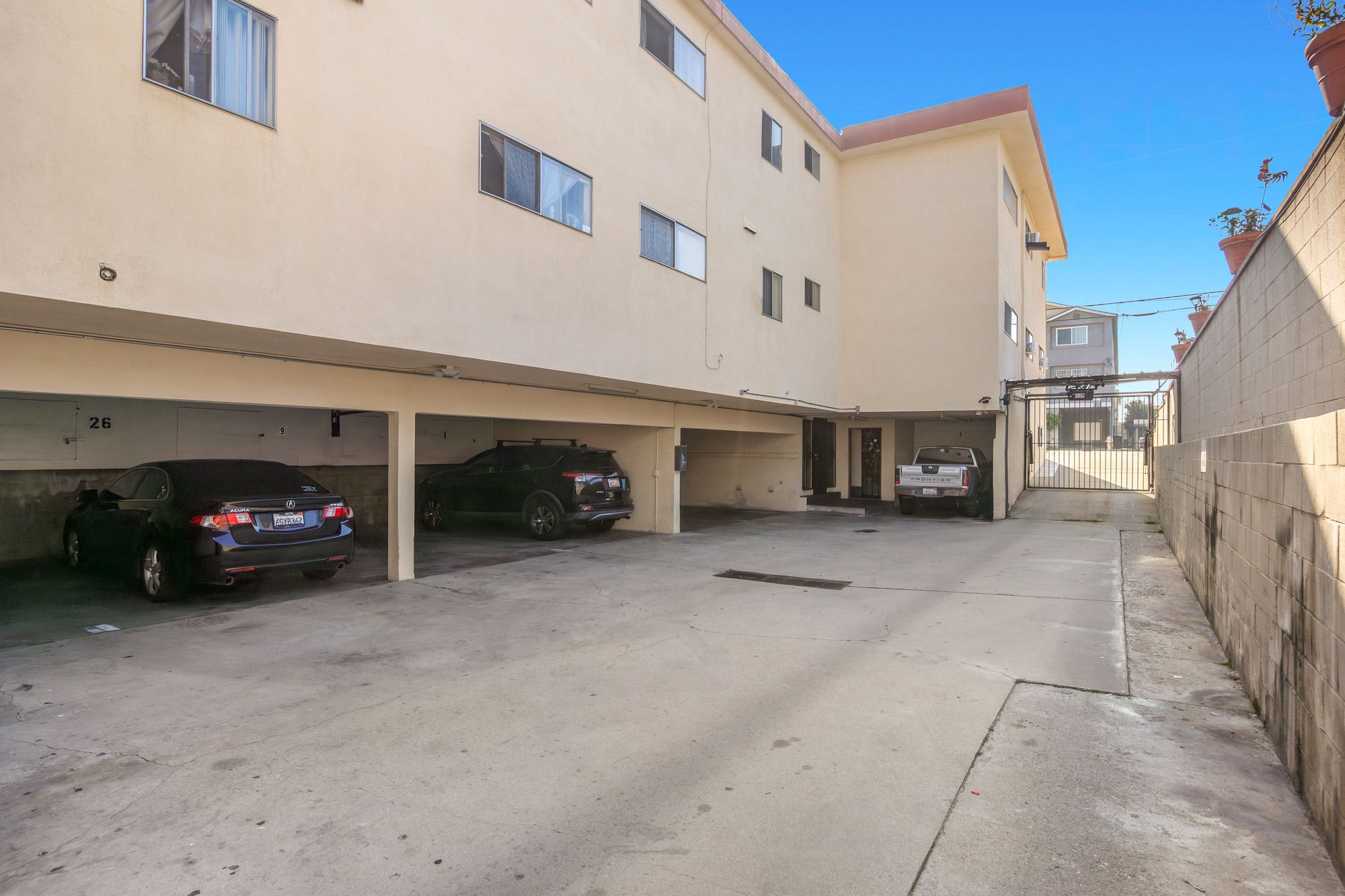 The Crest Apartments thumbnail 26