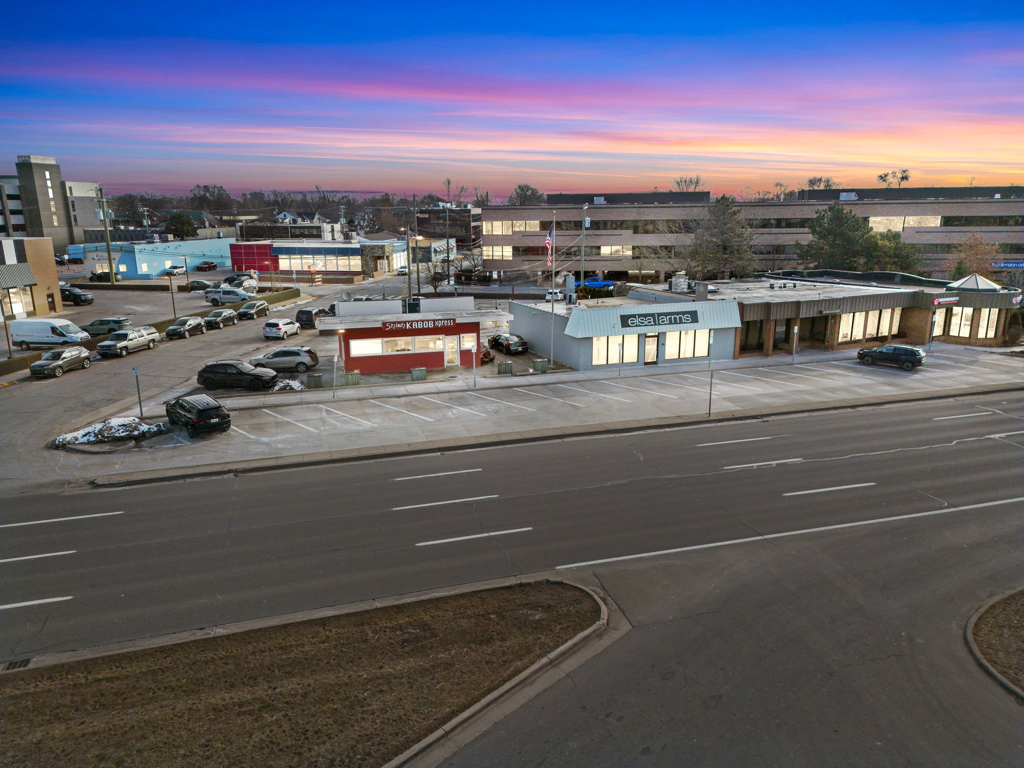 34164 Woodward Ave, Birmingham, MI 48009
