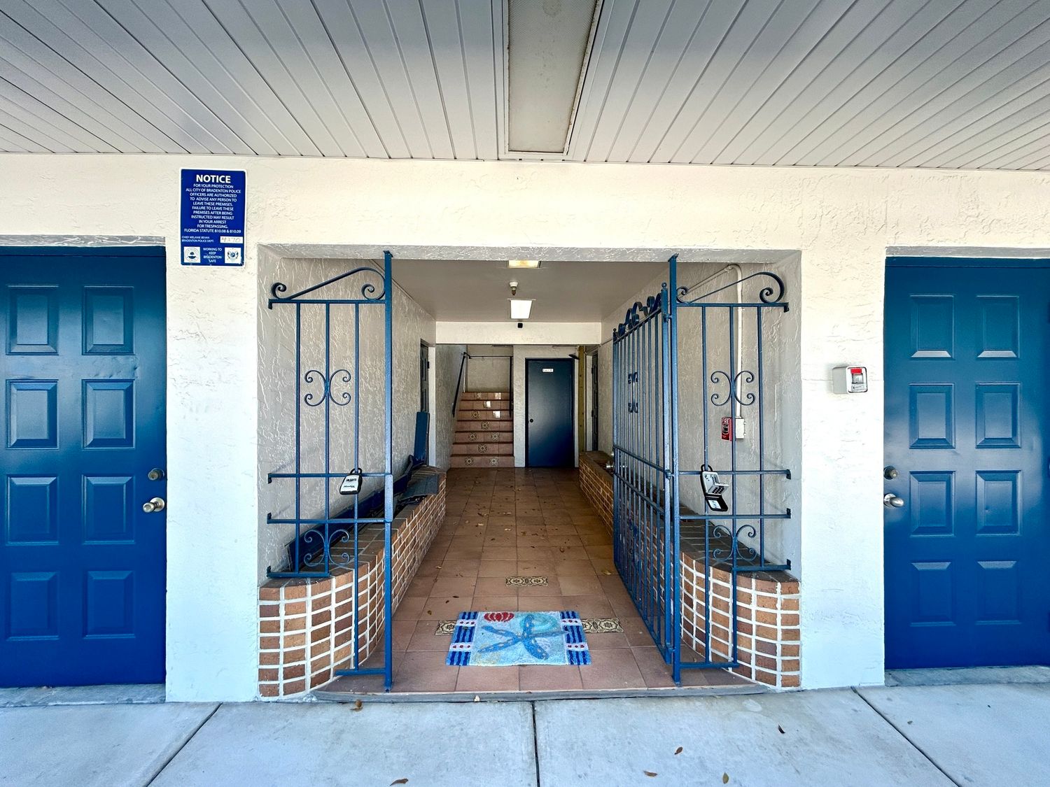 2027 Manatee Avenue W Bradenton FL 34205
