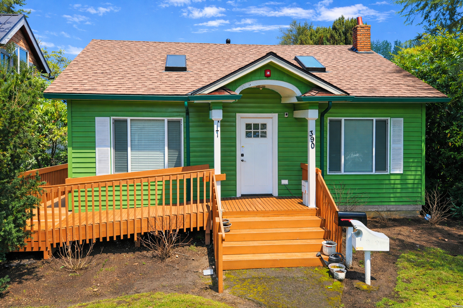 390 E Sunset Way, Issaquah, WA 98027