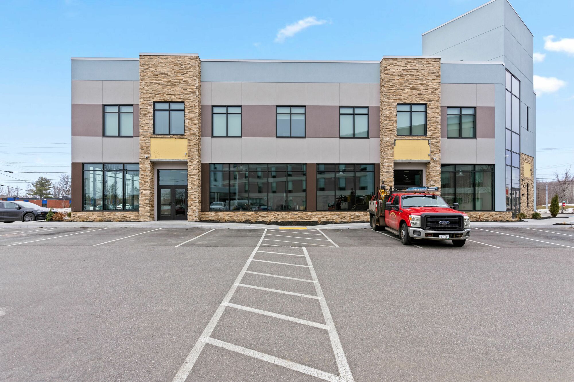 50 Maine Mall Rd, South Portland, ME 04106