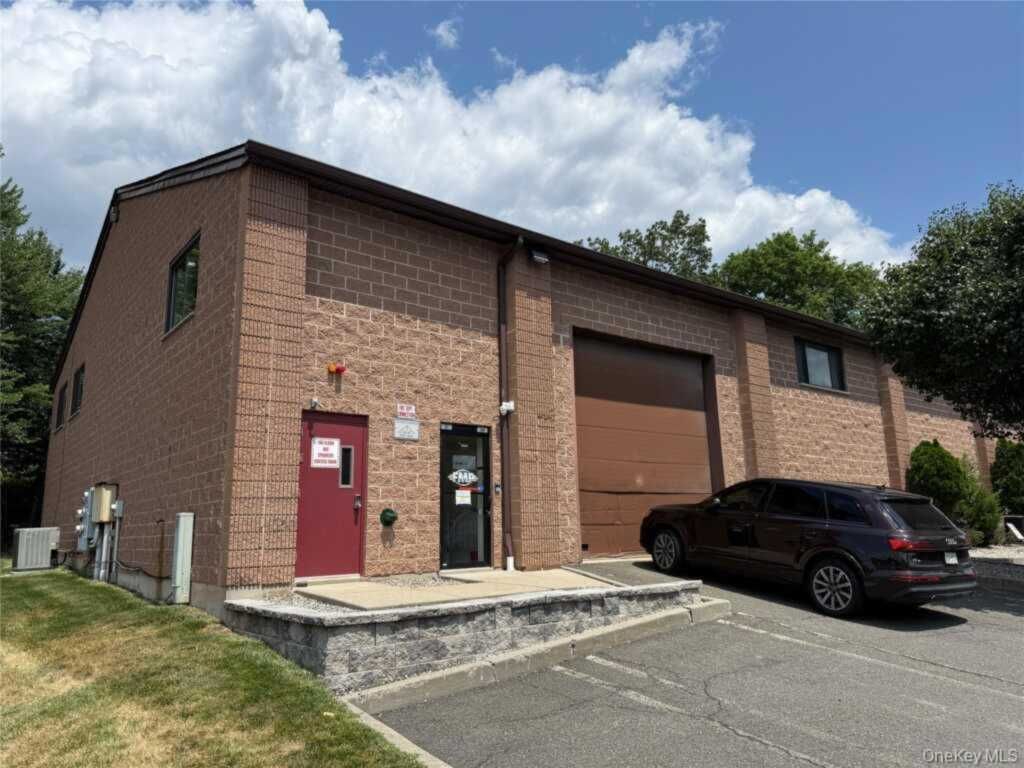 351 Spook Rock Rd, Suffern, NY 10901