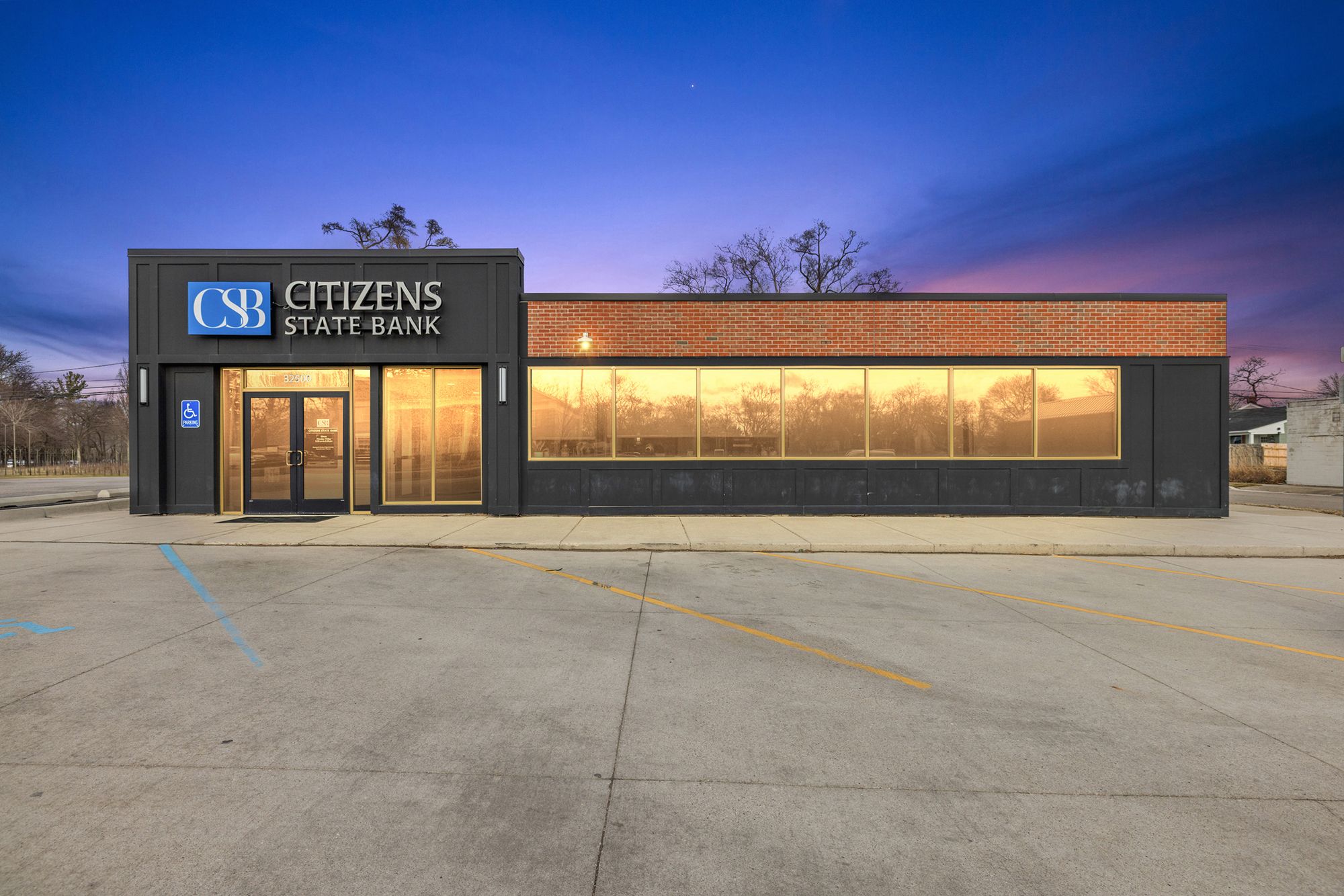 32500 Woodward Ave, Royal Oak, MI 48073