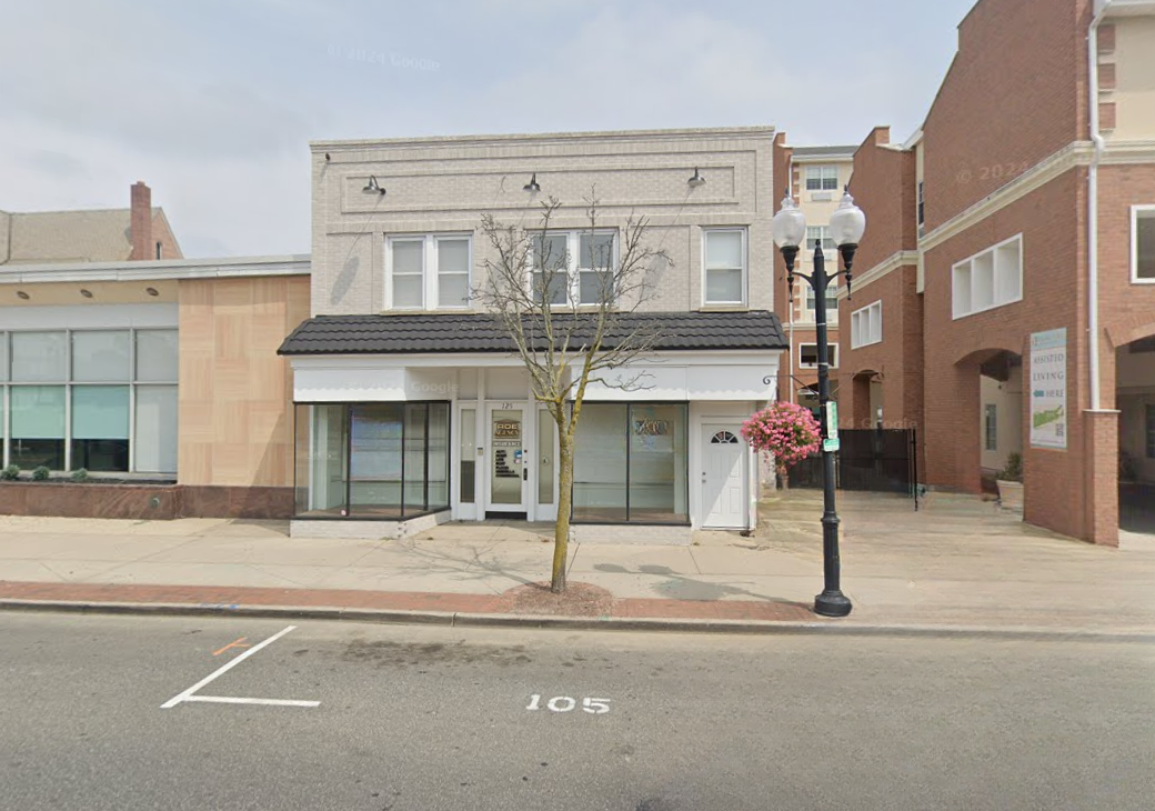 125 E Main St, Patchogue, NY 11772