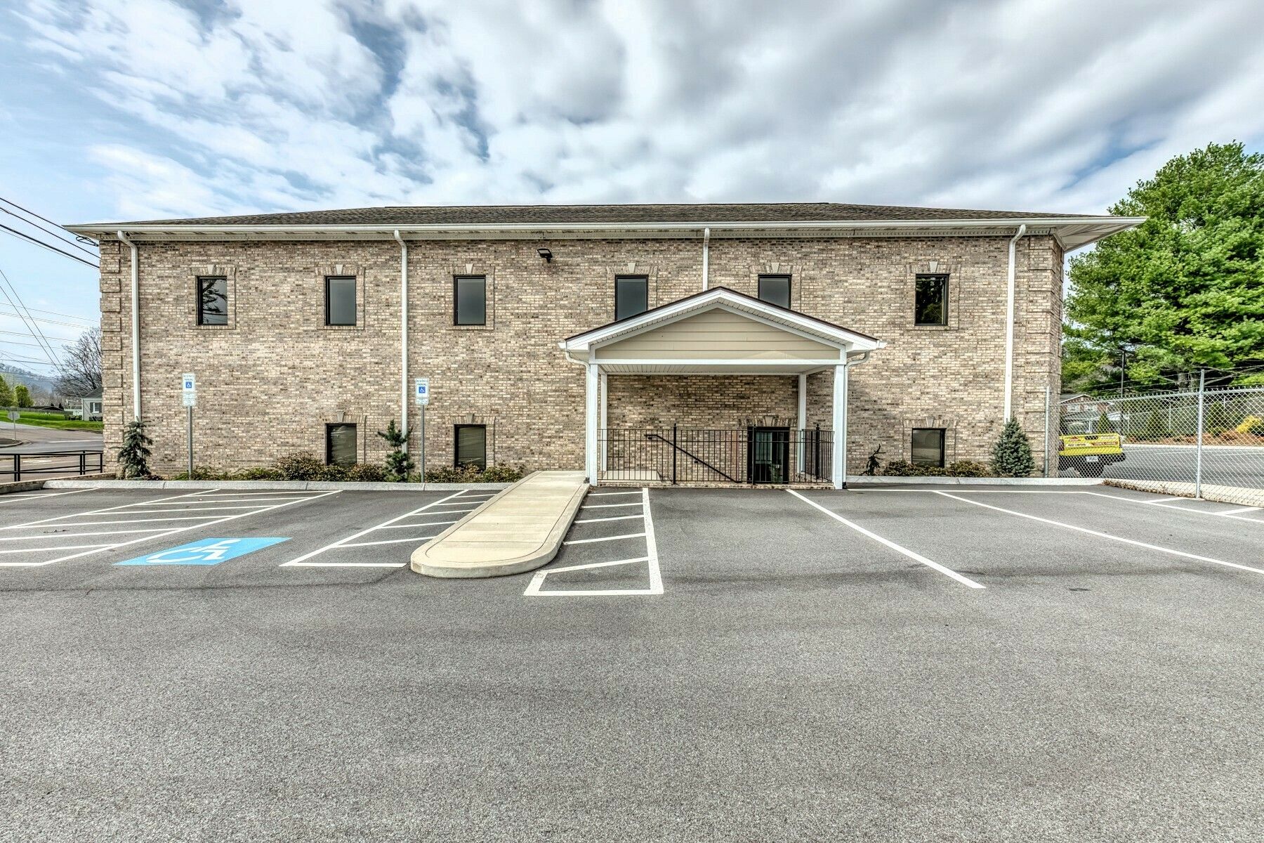 1712 Volunteer Pkwy, Bristol, TN 37620