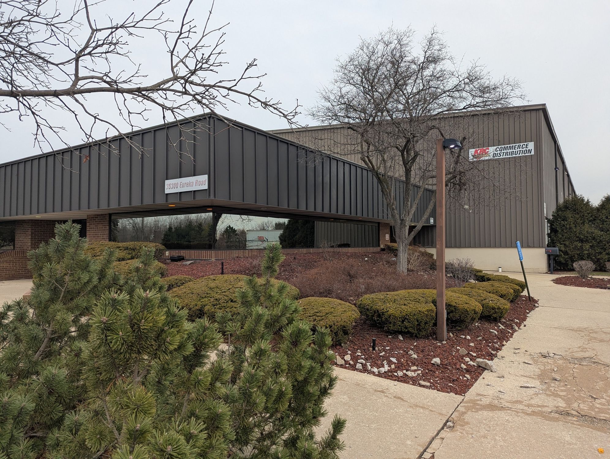 36300 Eureka Rd, Romulus, MI 48174