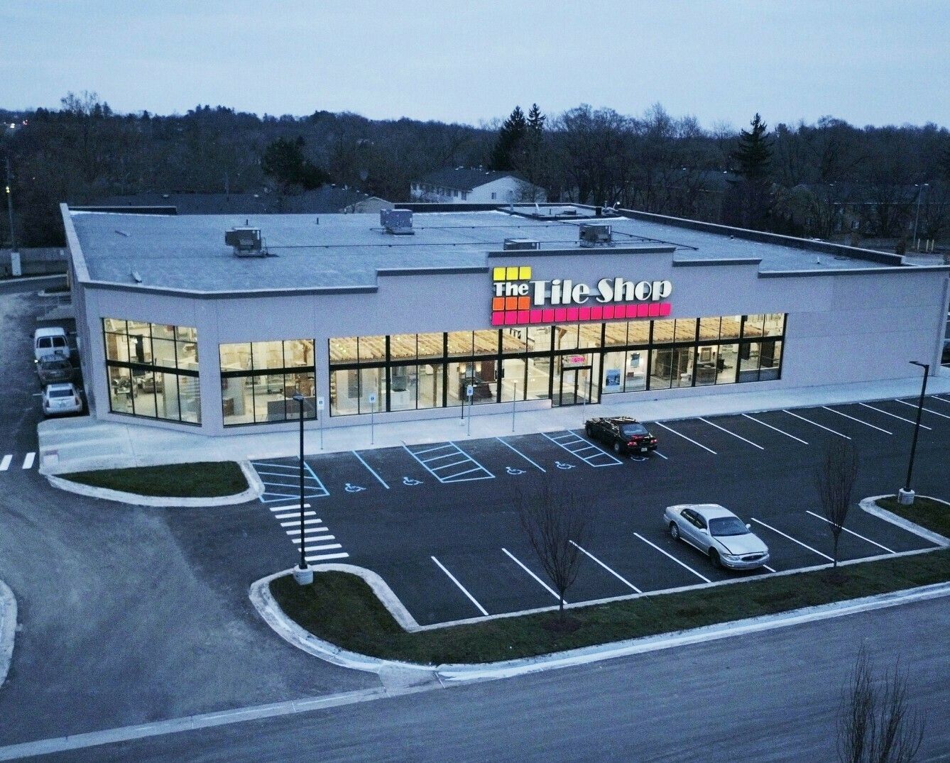 37025 Grand River Ave, Farmington, MI 48335