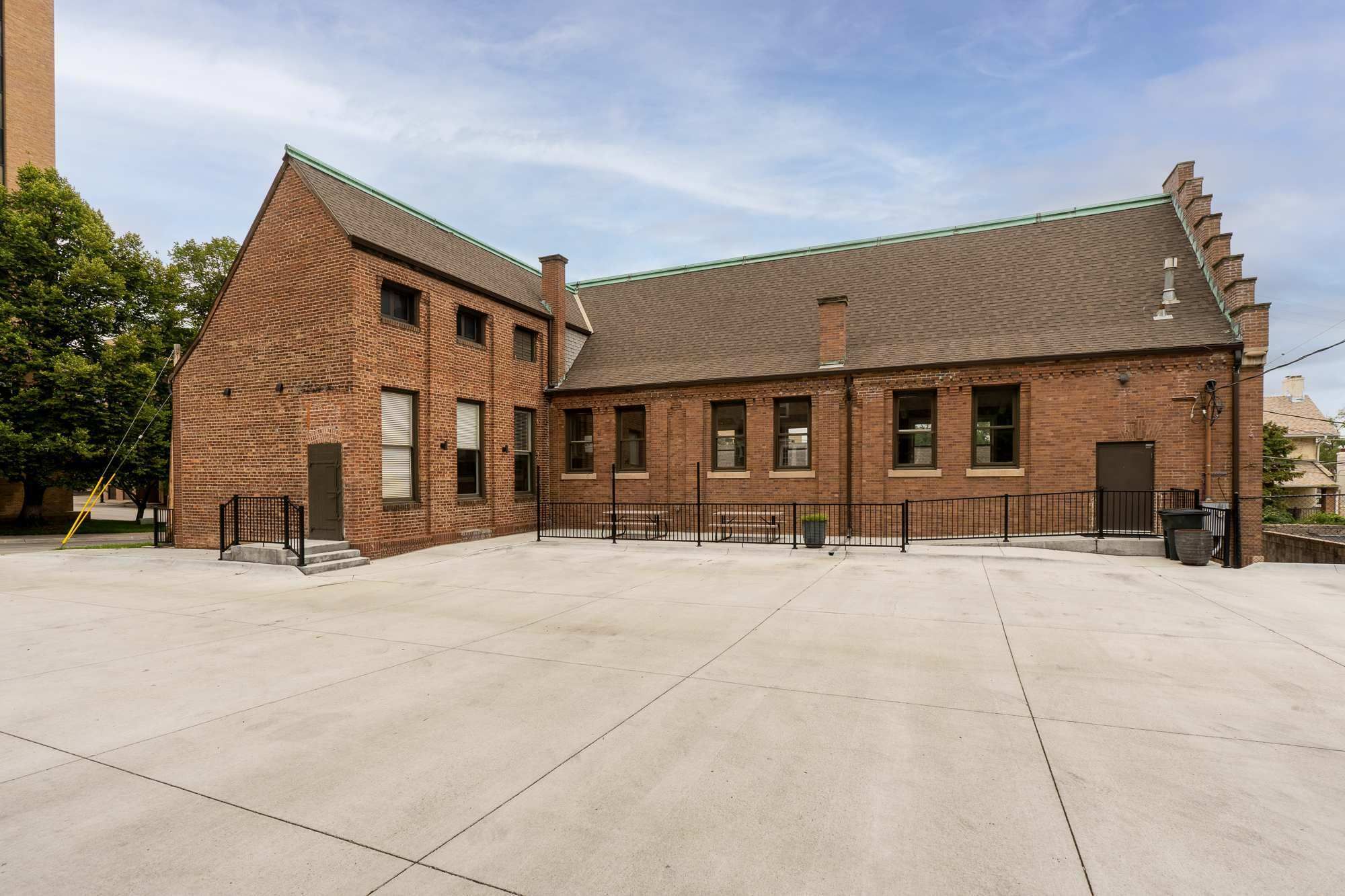 3301 Harney St, Omaha, NE 68131