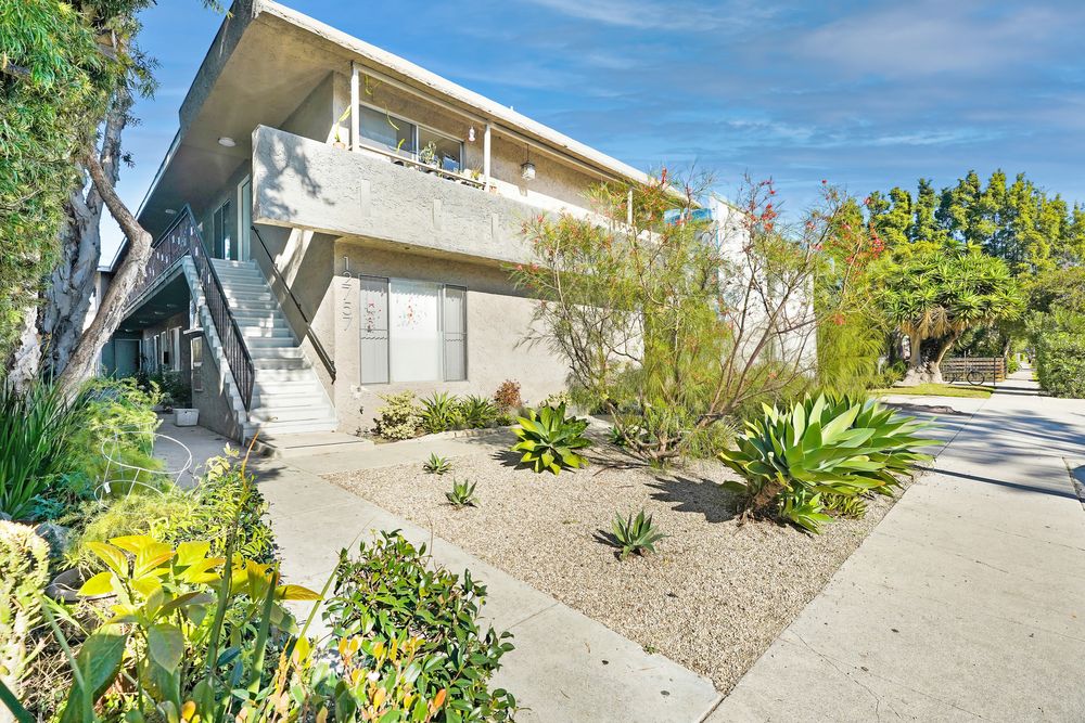 12757 Caswell Avenue