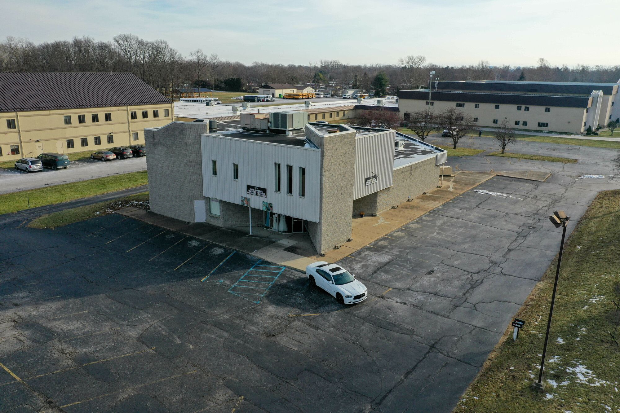 6560 Lewis Ave, Temperance, MI 48182