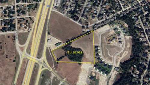 417 S Frontage Rd, Lorena, TX