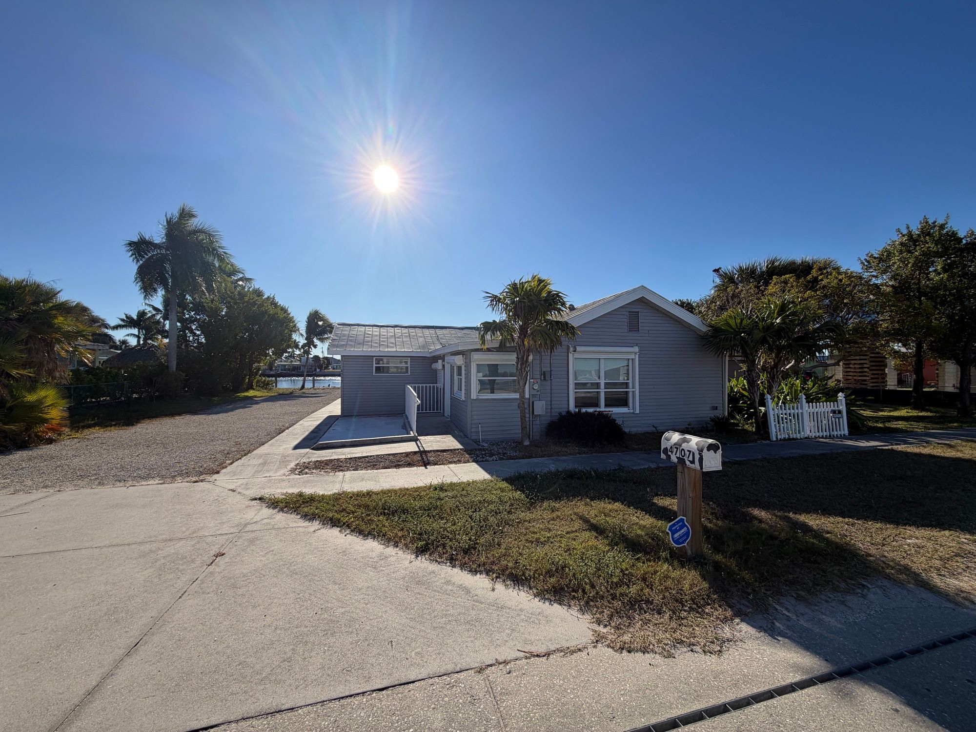 4707 Pine Island Rd NW, Matlacha, FL 33993