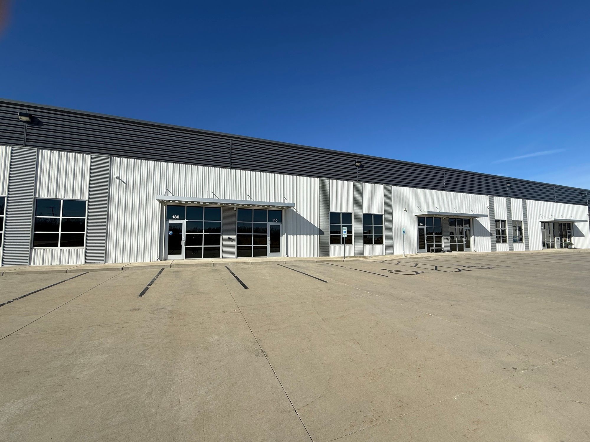 4615 N Cypress St, Bel Aire, KS 67226