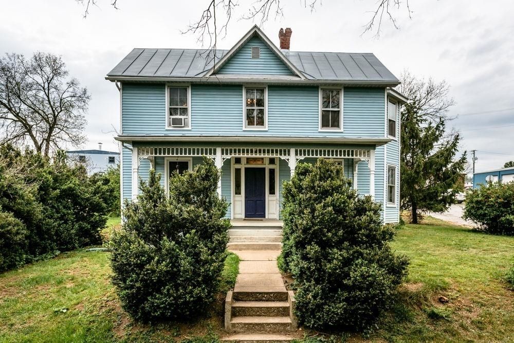 133 W Springbrook Rd, Broadway, VA 22815