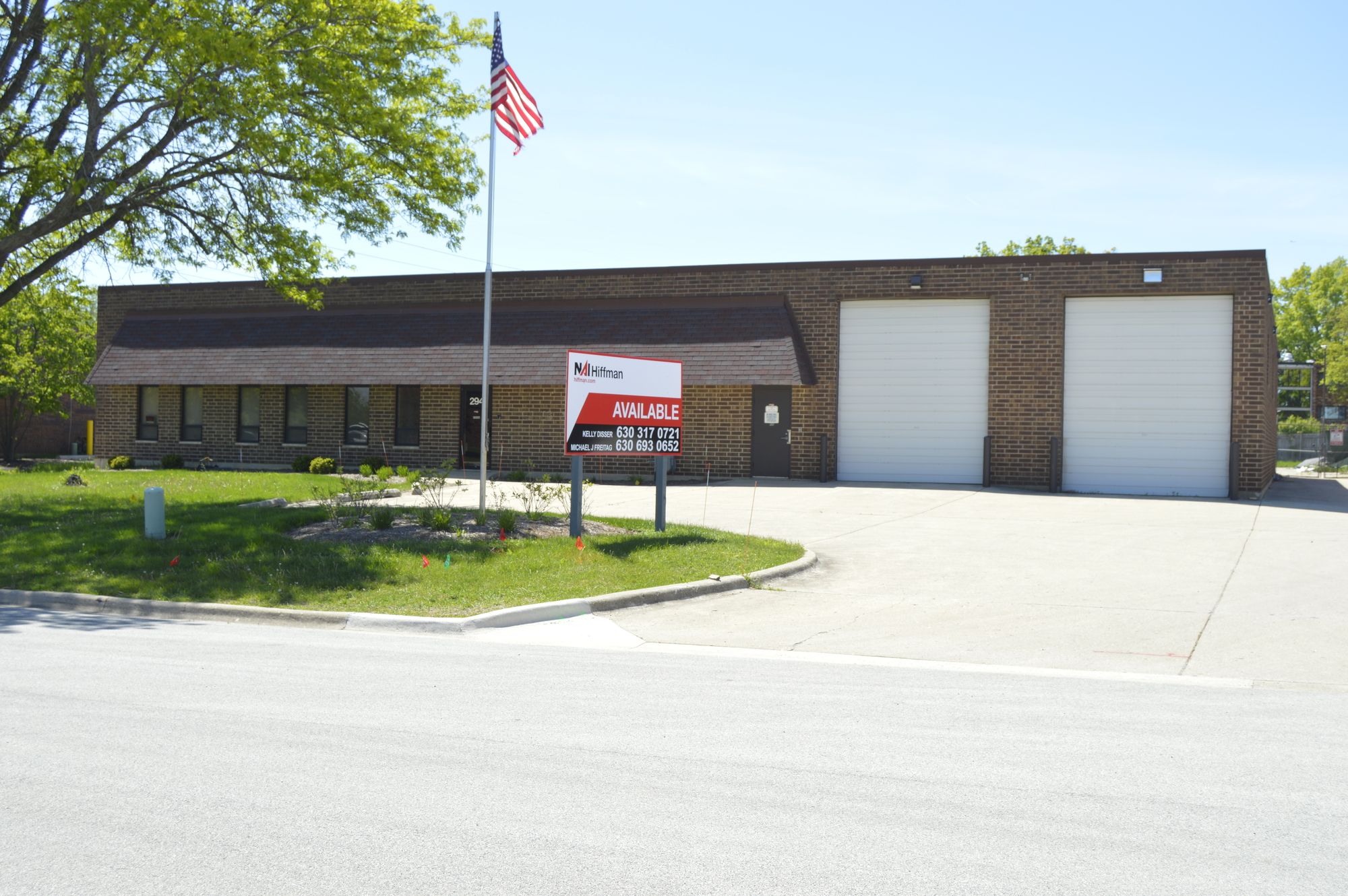 294 Commonwealth Dr, Carol Stream, IL 60188