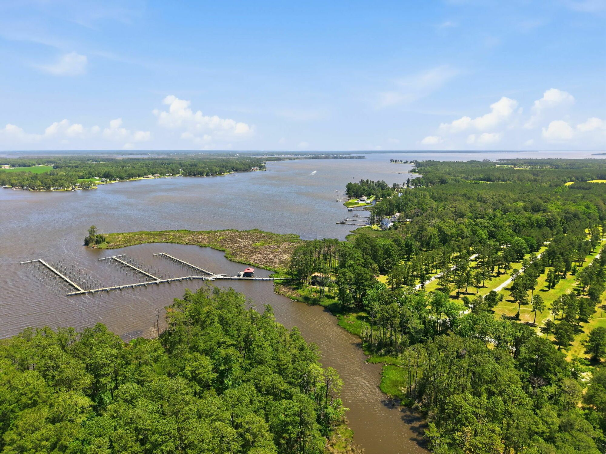 577 Hoff Rd, Belhaven, NC 27810
