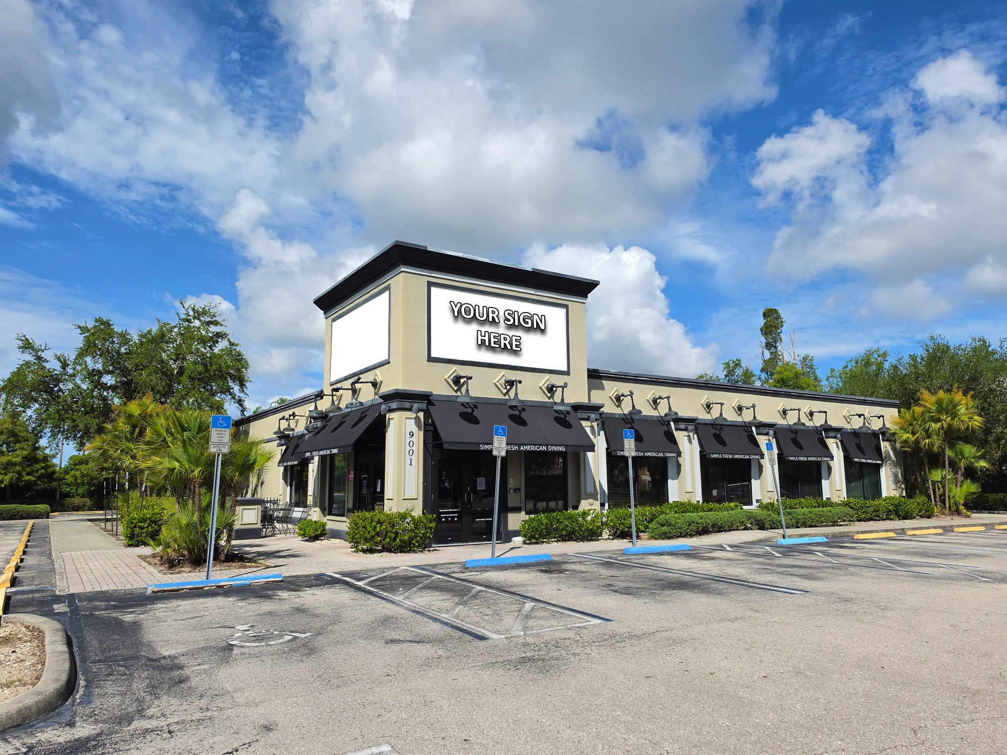 9001 Park Royal Dr, Fort Myers, FL 33908