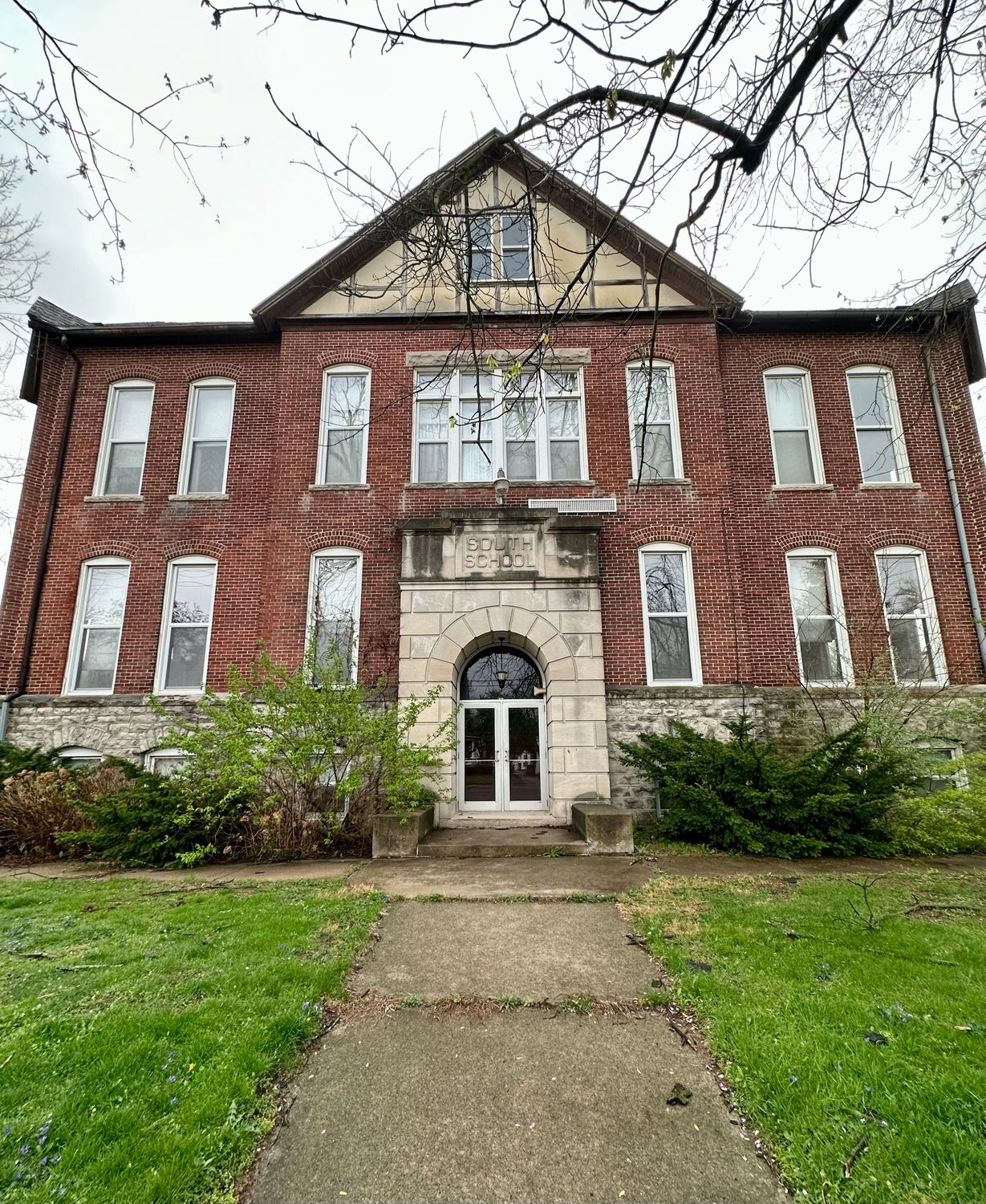 437 S Main St, Bowling Green, OH 43402