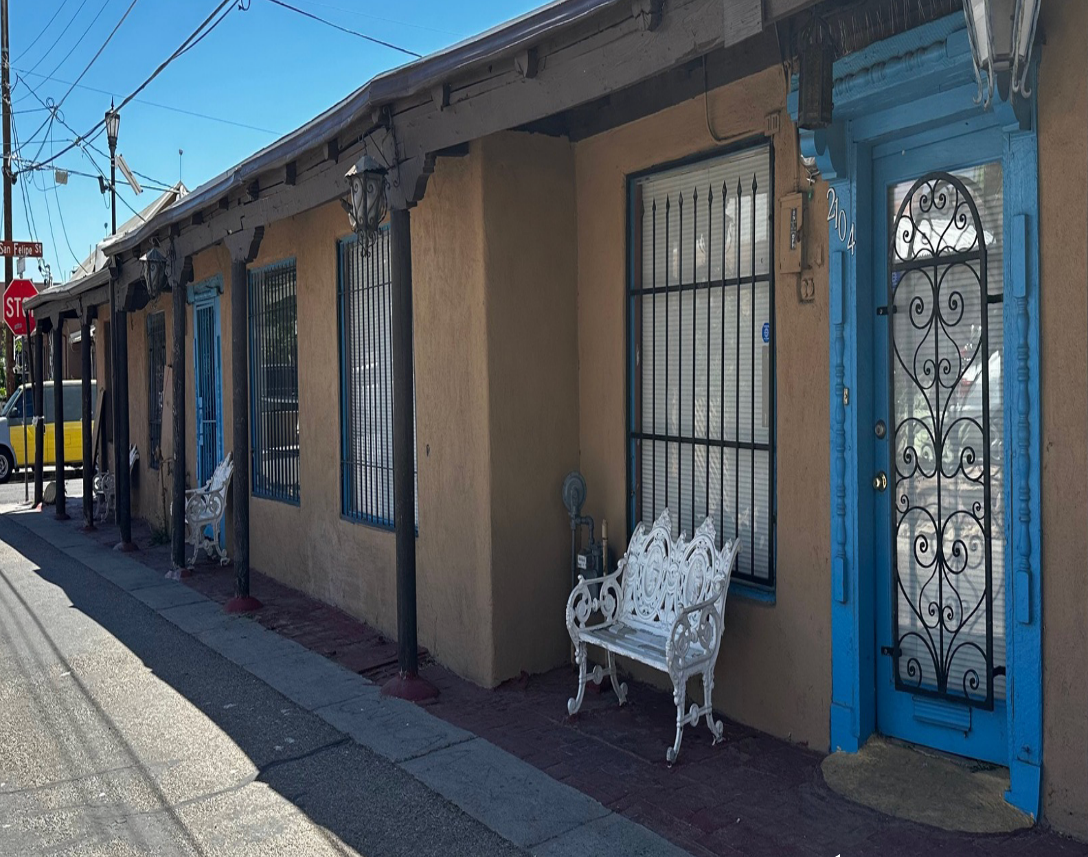 2104 Charlevoix St NW, Albuquerque, NM 87104