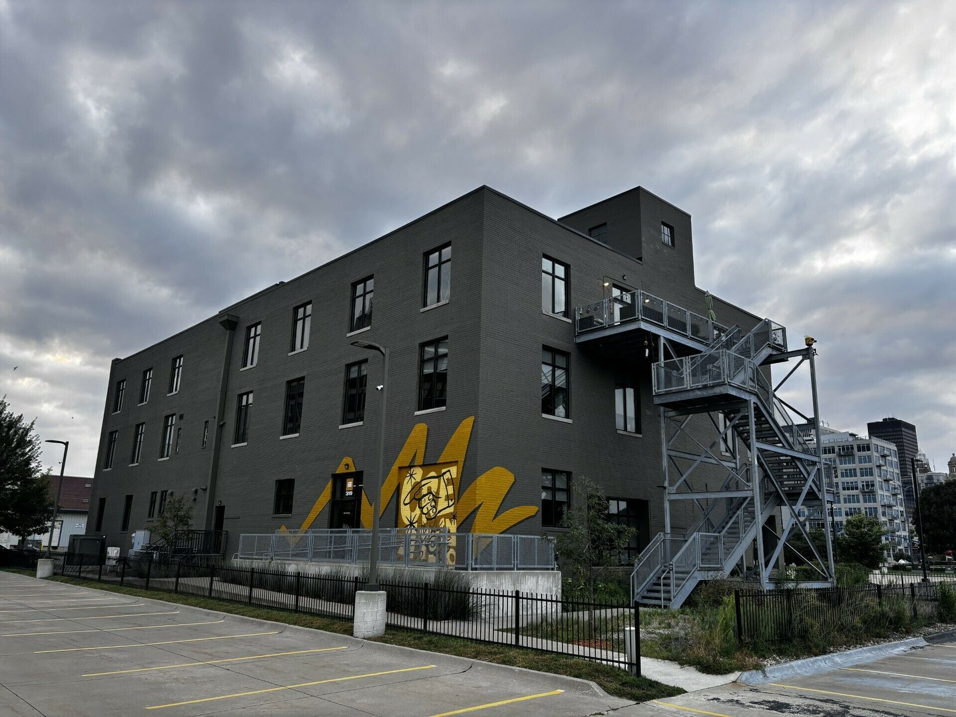 319 SW 5Th St, Des Moines, IA 50309