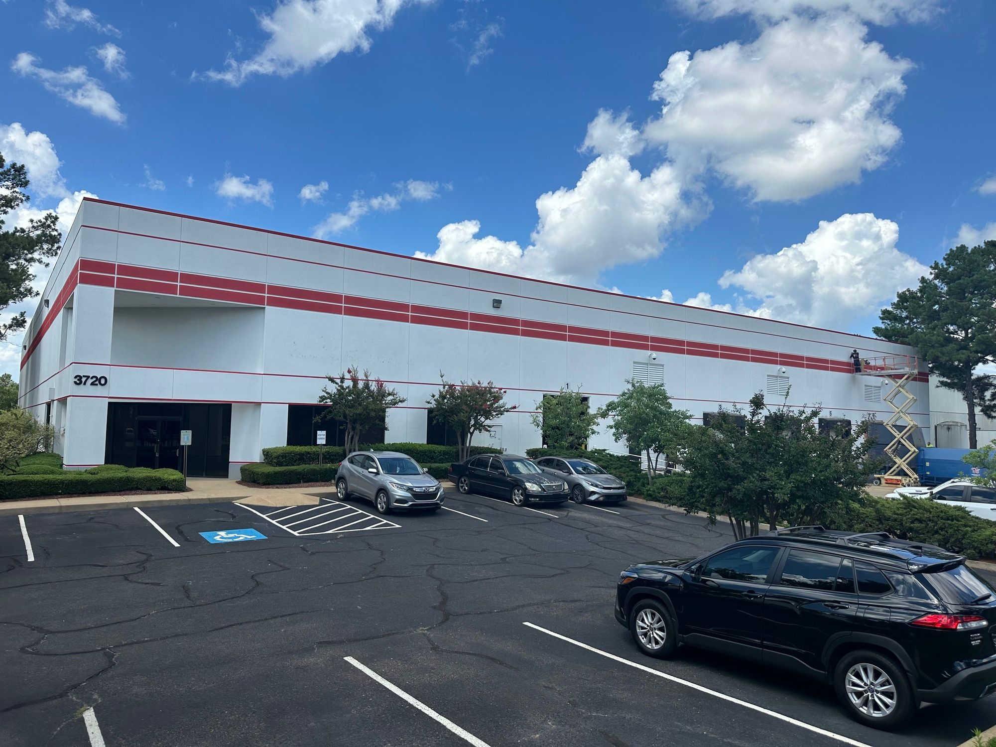 3720 Distriplex Dr, Memphis, TN 38118