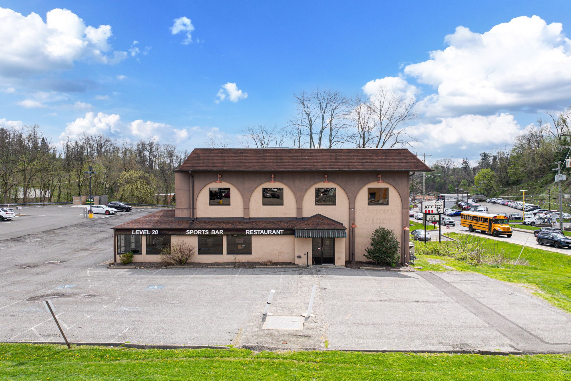 1033 Paxton Dr, Bethel Park, PA 15102