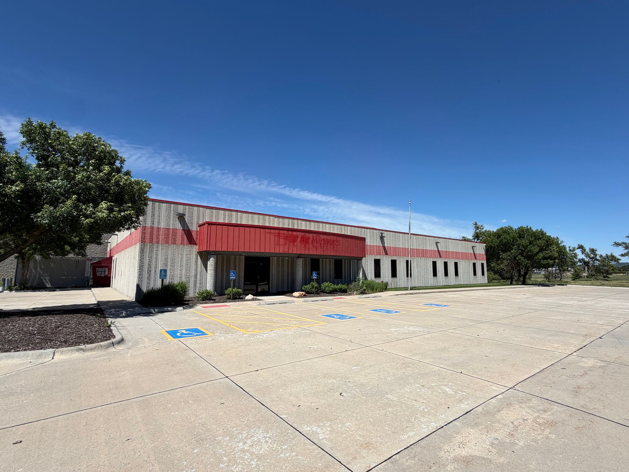 5307 Lindbergh Dr, Omaha, NE 68110