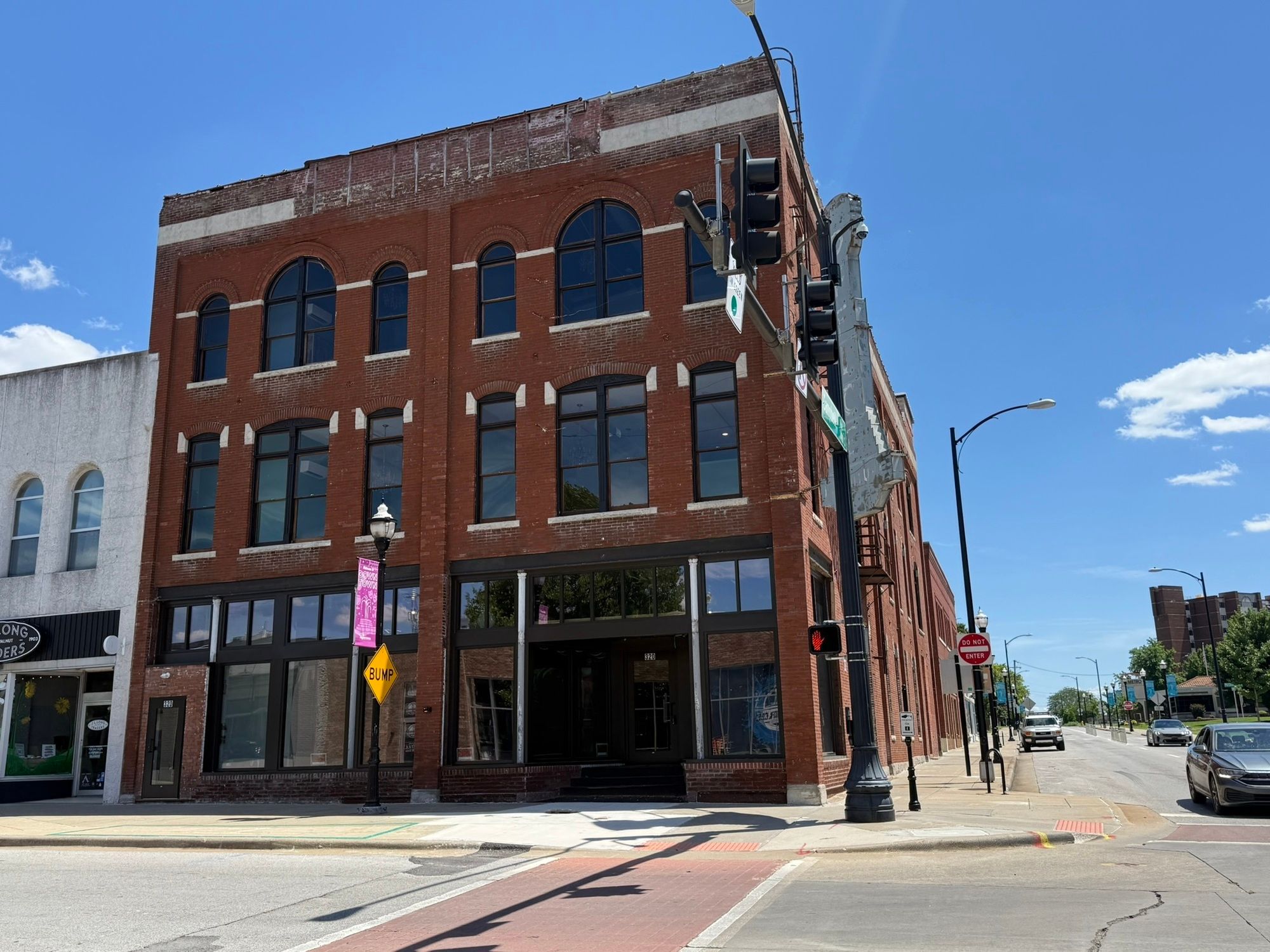 320 W Walnut St, Springfield, MO 65806