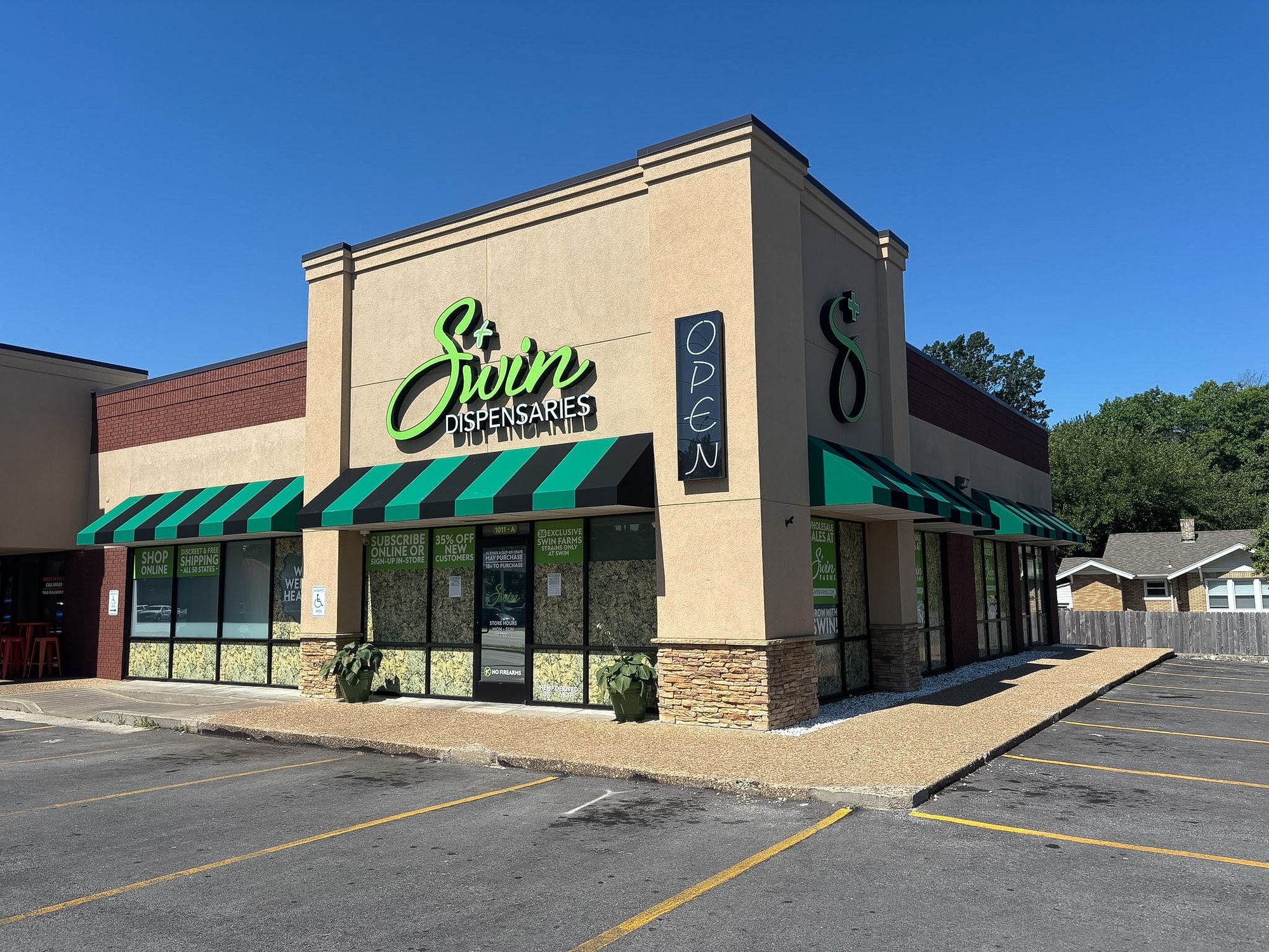 1011 S Glenstone Ave, Springfield, MO 65804