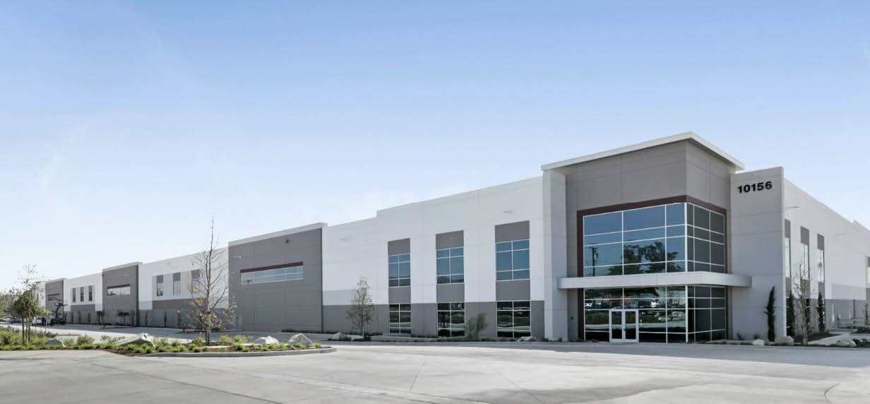 10156 Live Oak Ave, Fontana, CA 92335