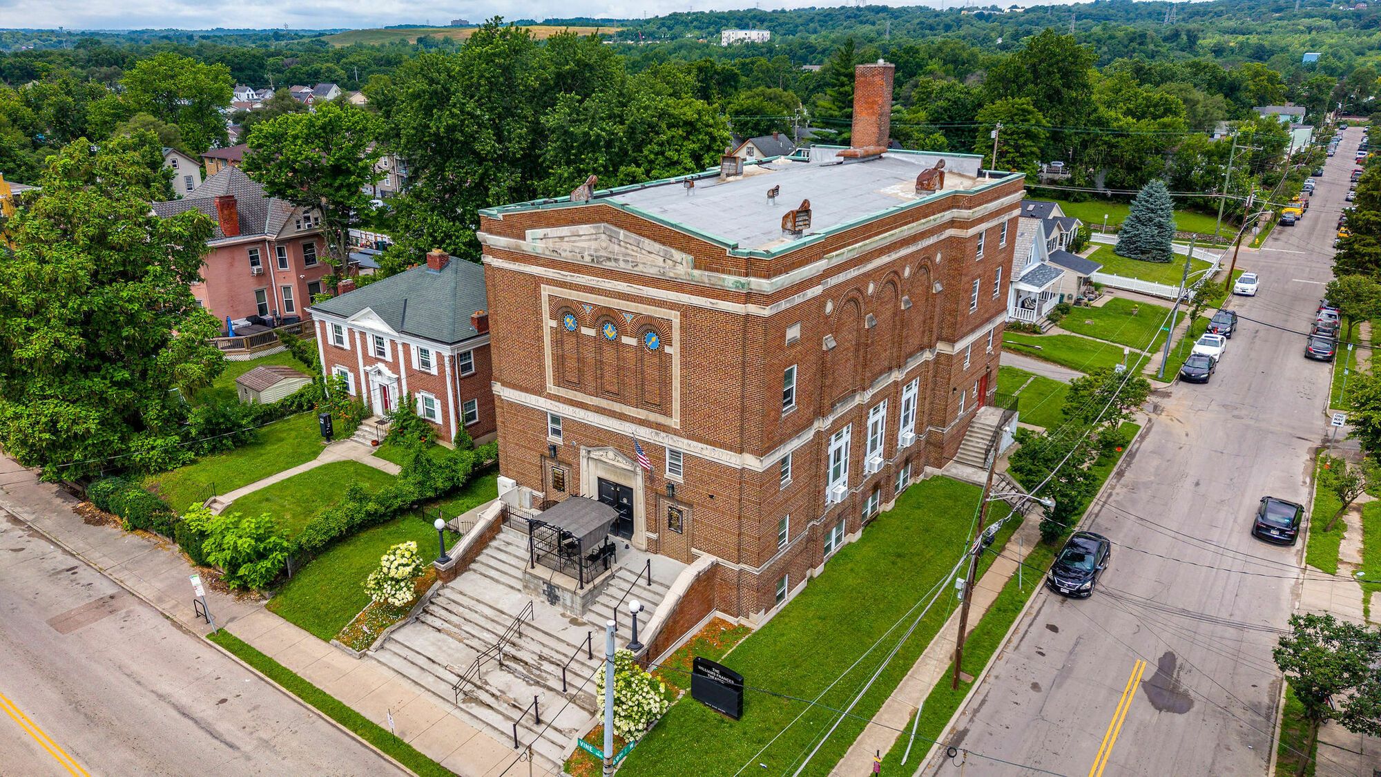 6819 Vine St, Cincinnati, OH 45216