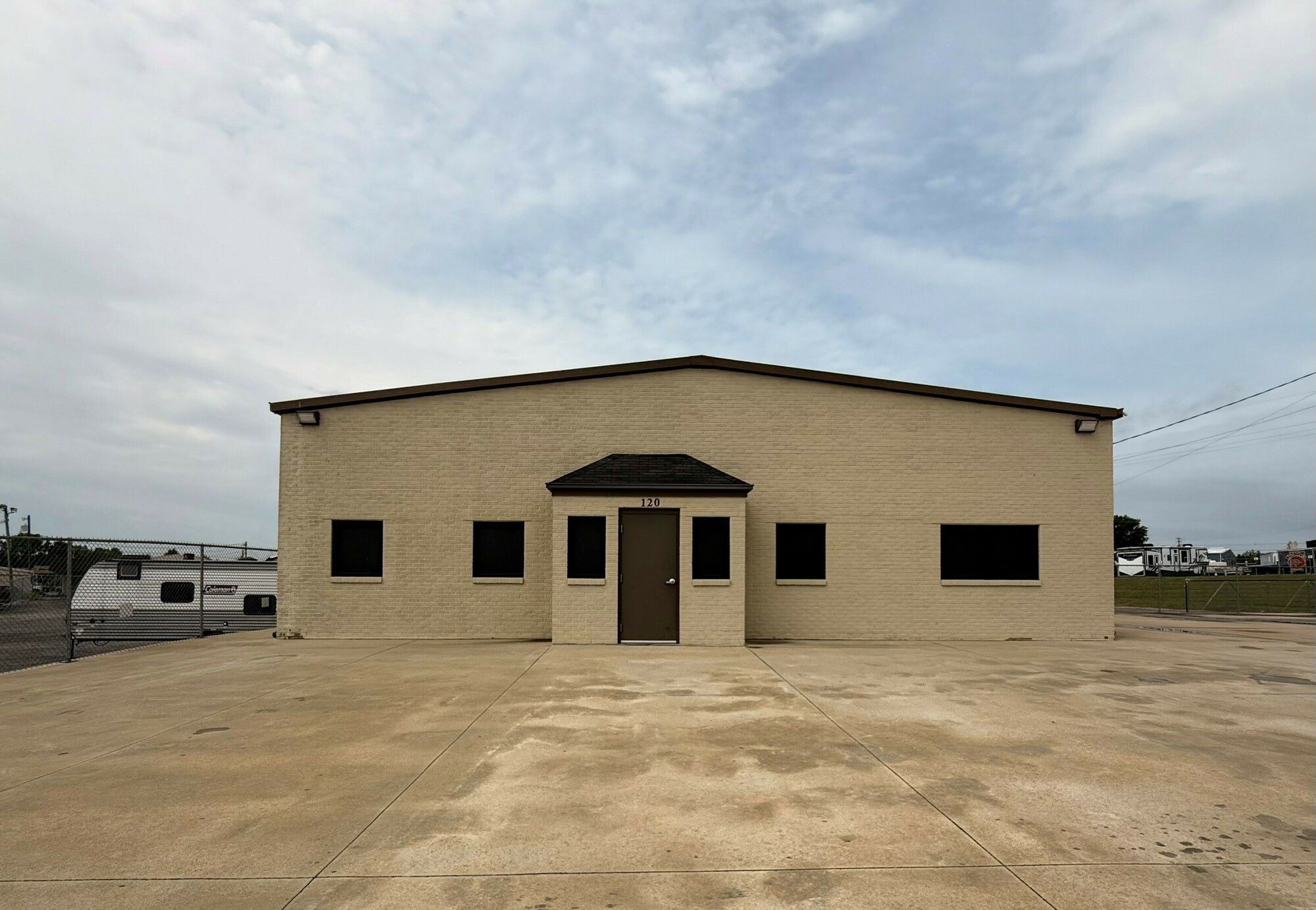 120 W Dunbar Cave Rd, Clarksville, TN 37040