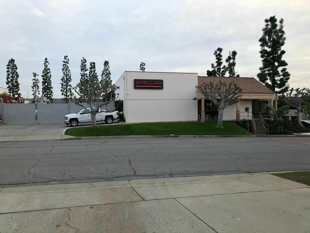 400 Commercial Way, La Habra, CA 90631