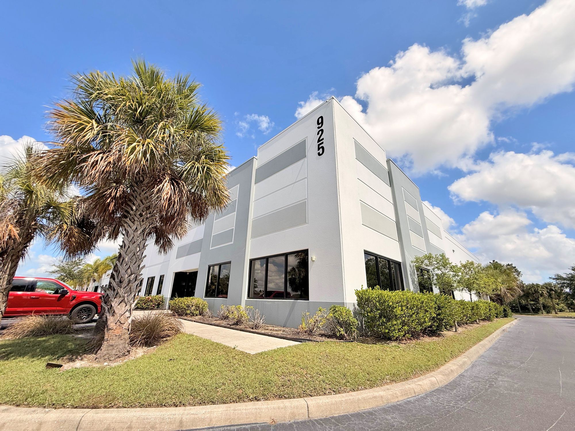 925 East Industrial Cir, Cape Coral, FL 33909