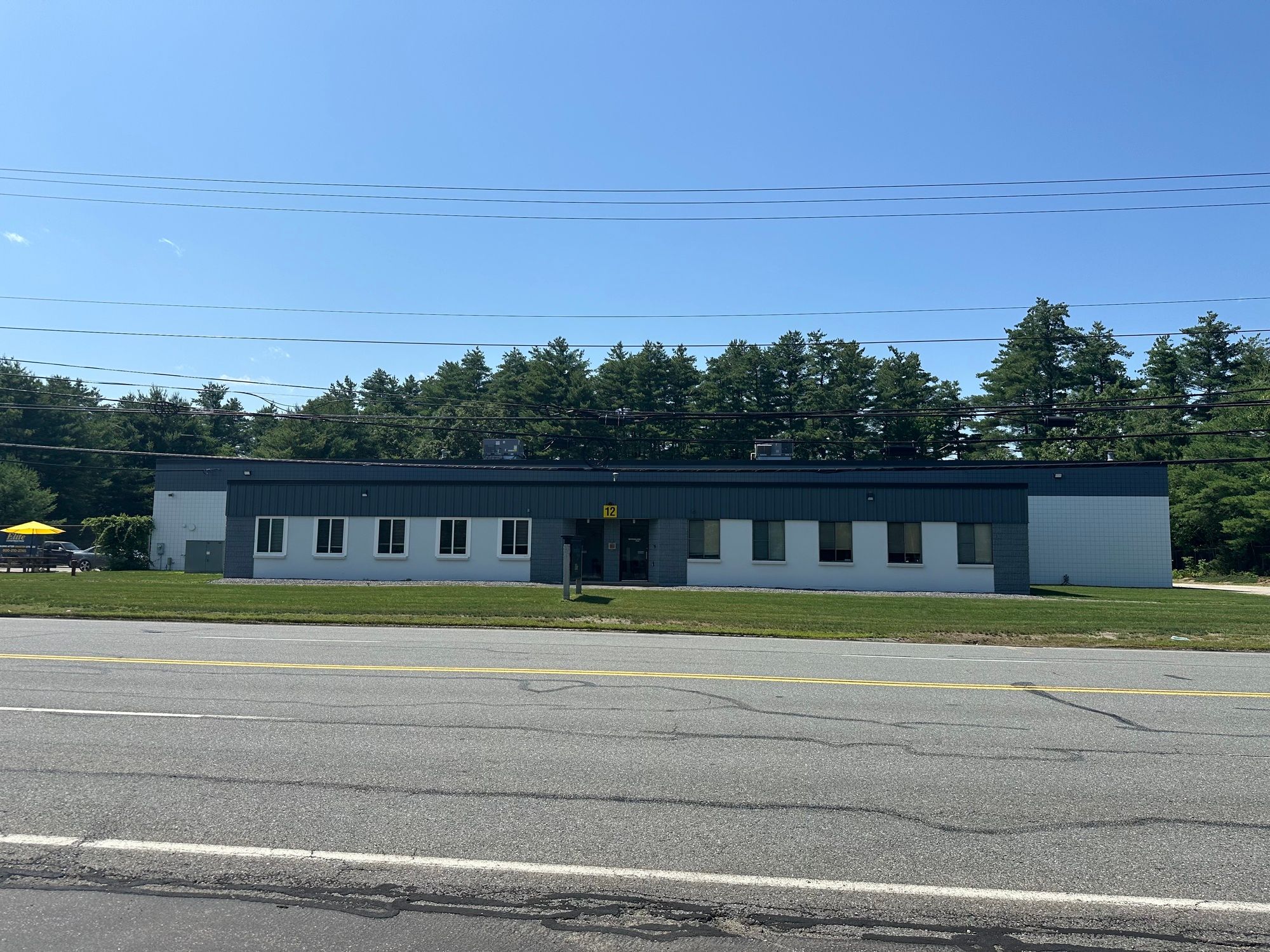 12 Continental Blvd, Merrimack, NH 03054