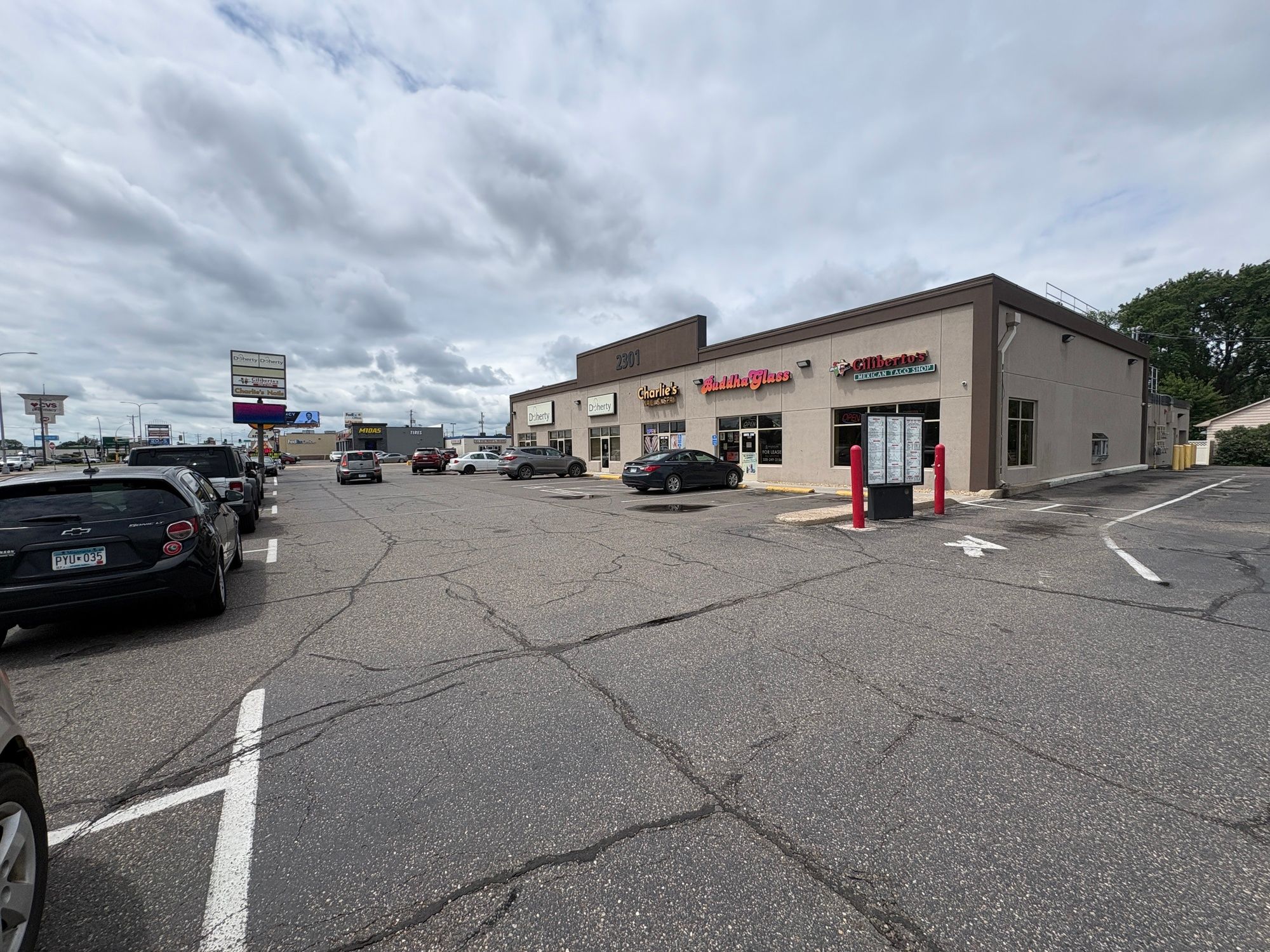2301 West Division St, Saint Cloud, MN 56301