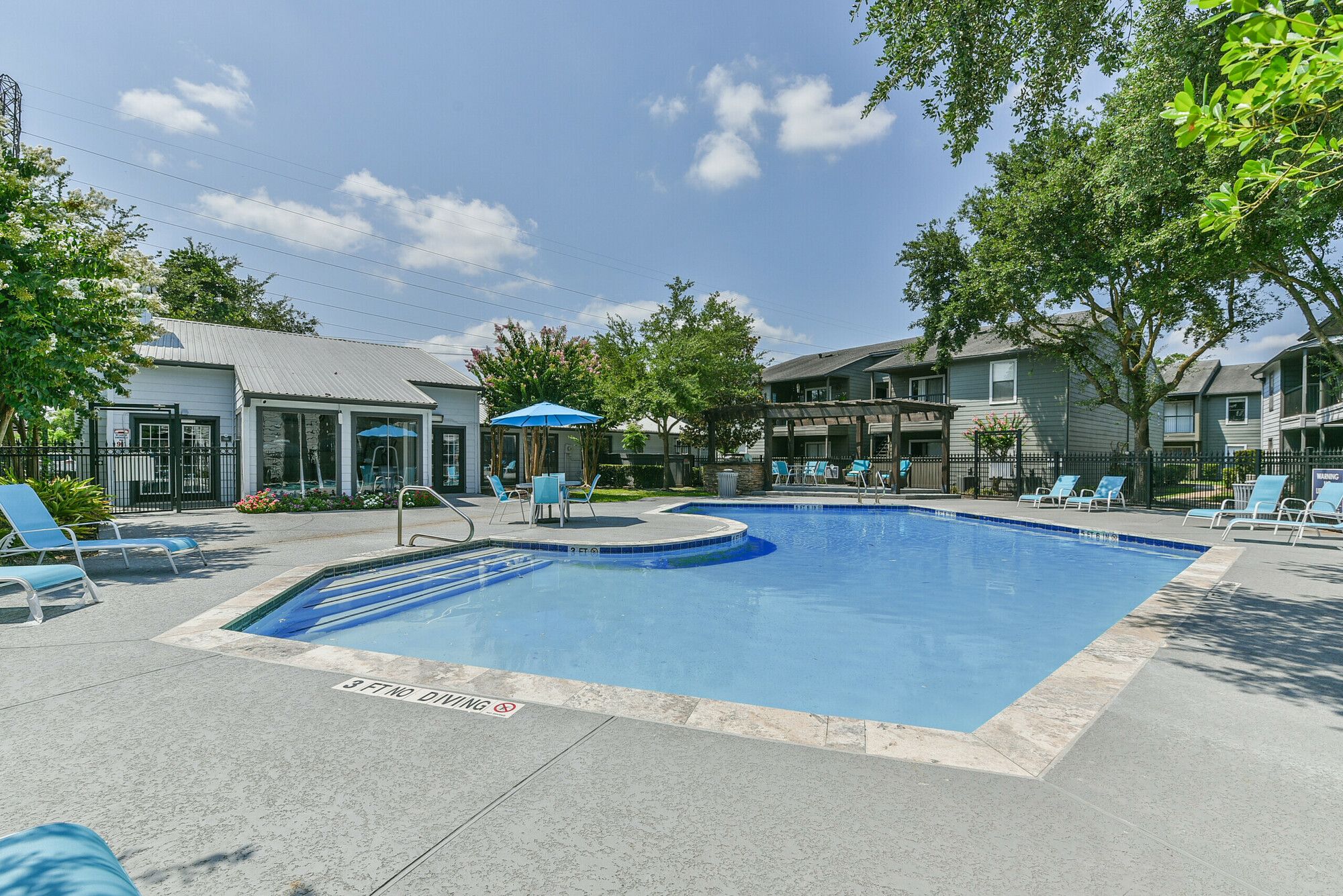 265 El Dorado Blvd, Webster, TX 77598