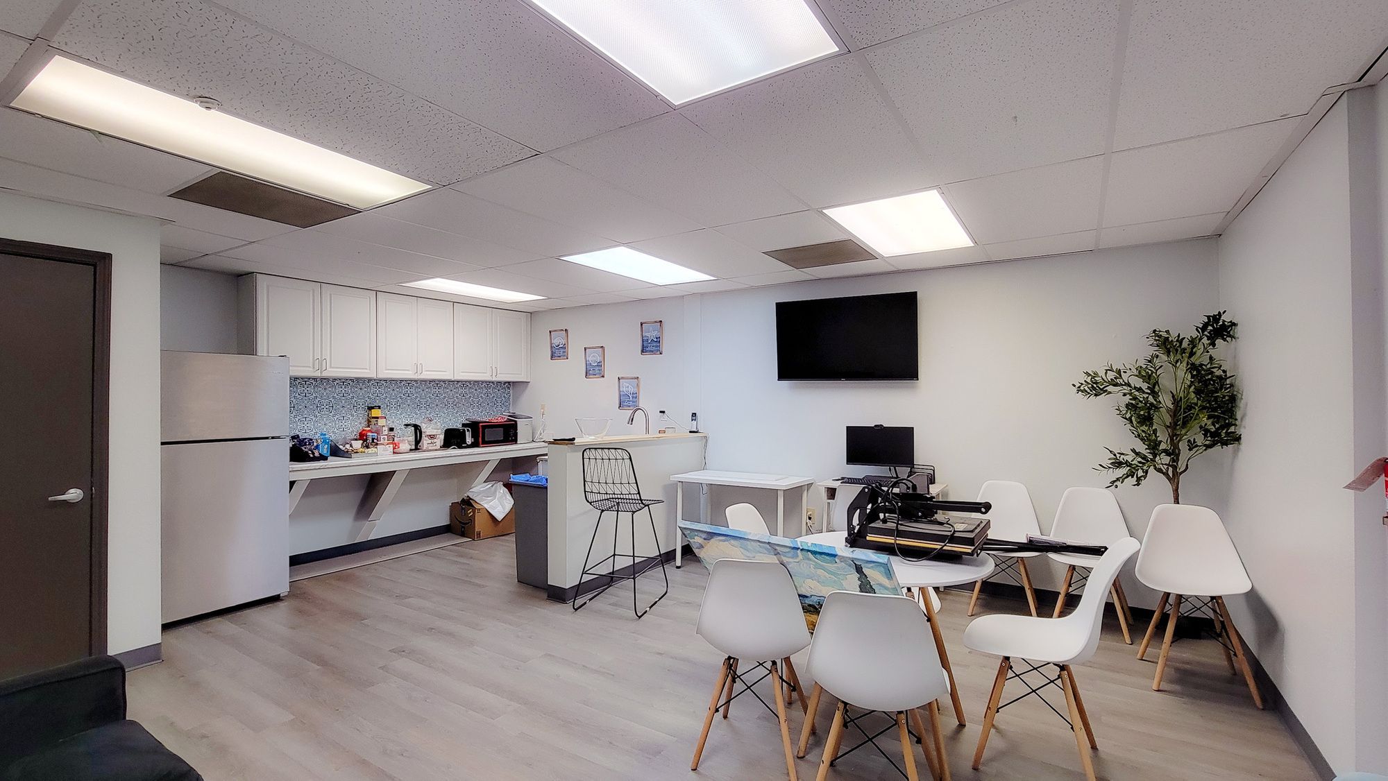 16519 Victor St, Victorville, CA 92395 - Office units | Realmo