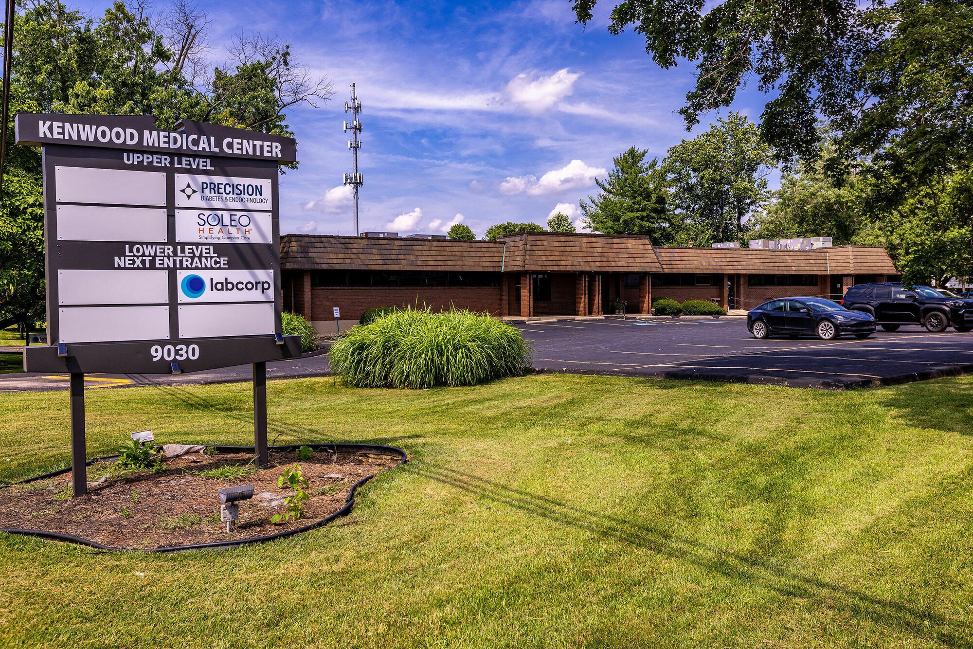 9030 Montgomery Rd, Cincinnati, OH 45242